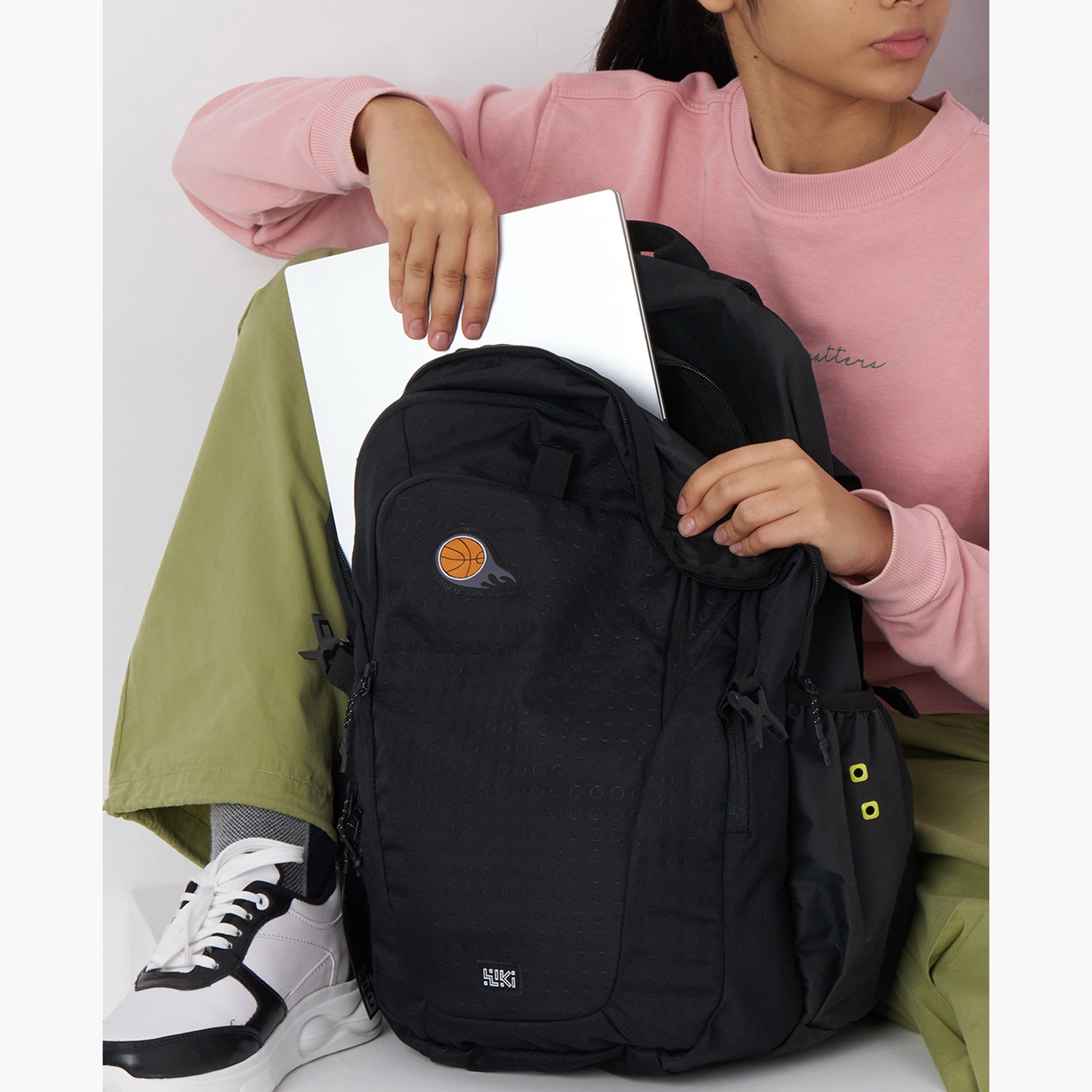 Wildcraft Wiki Basketball Applique Backpack with Padded Straps - 24x24x47 cms-school-bagsandbackpacks-backpacks-image-4