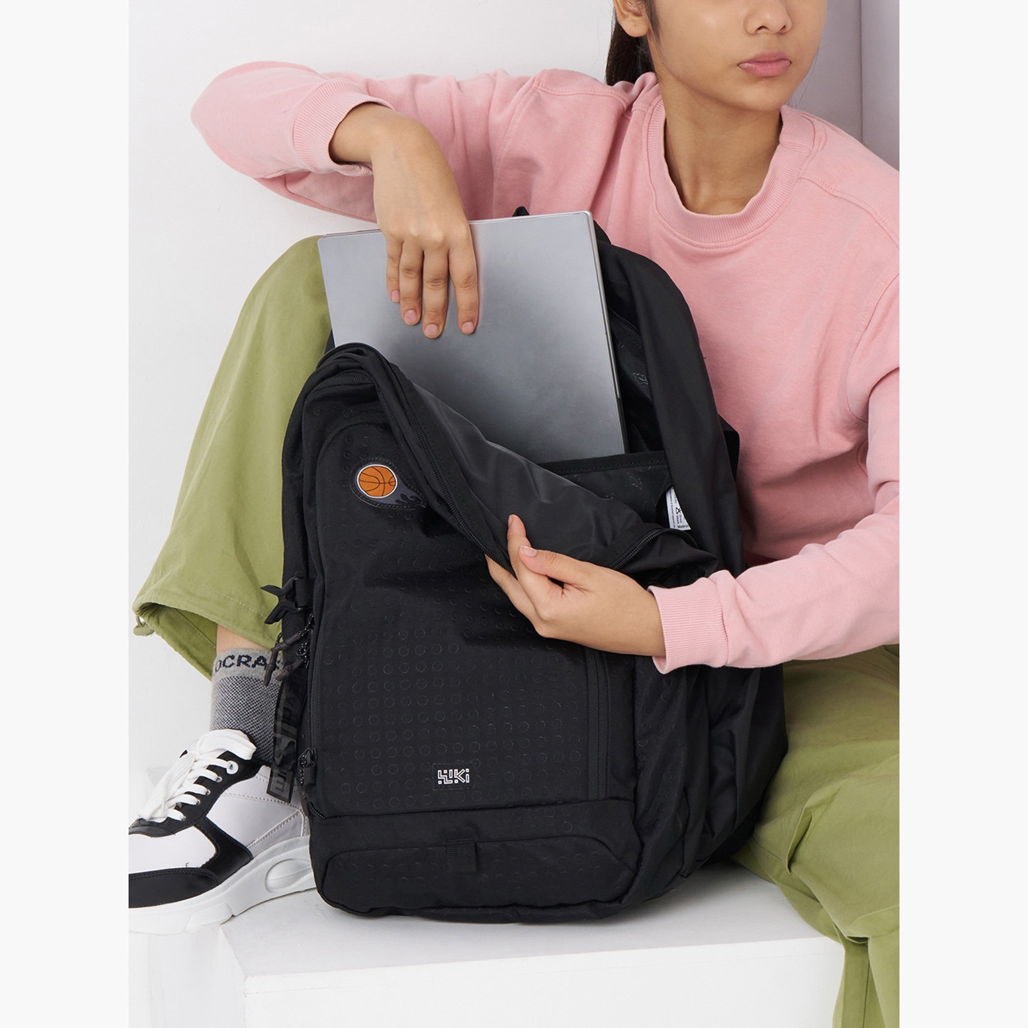 Wildcraft Wiki Textured School Backpack with Adjustable Shoulder Straps - 25x25x50 cms-school-bagsandbackpacks-backpacks-image-4