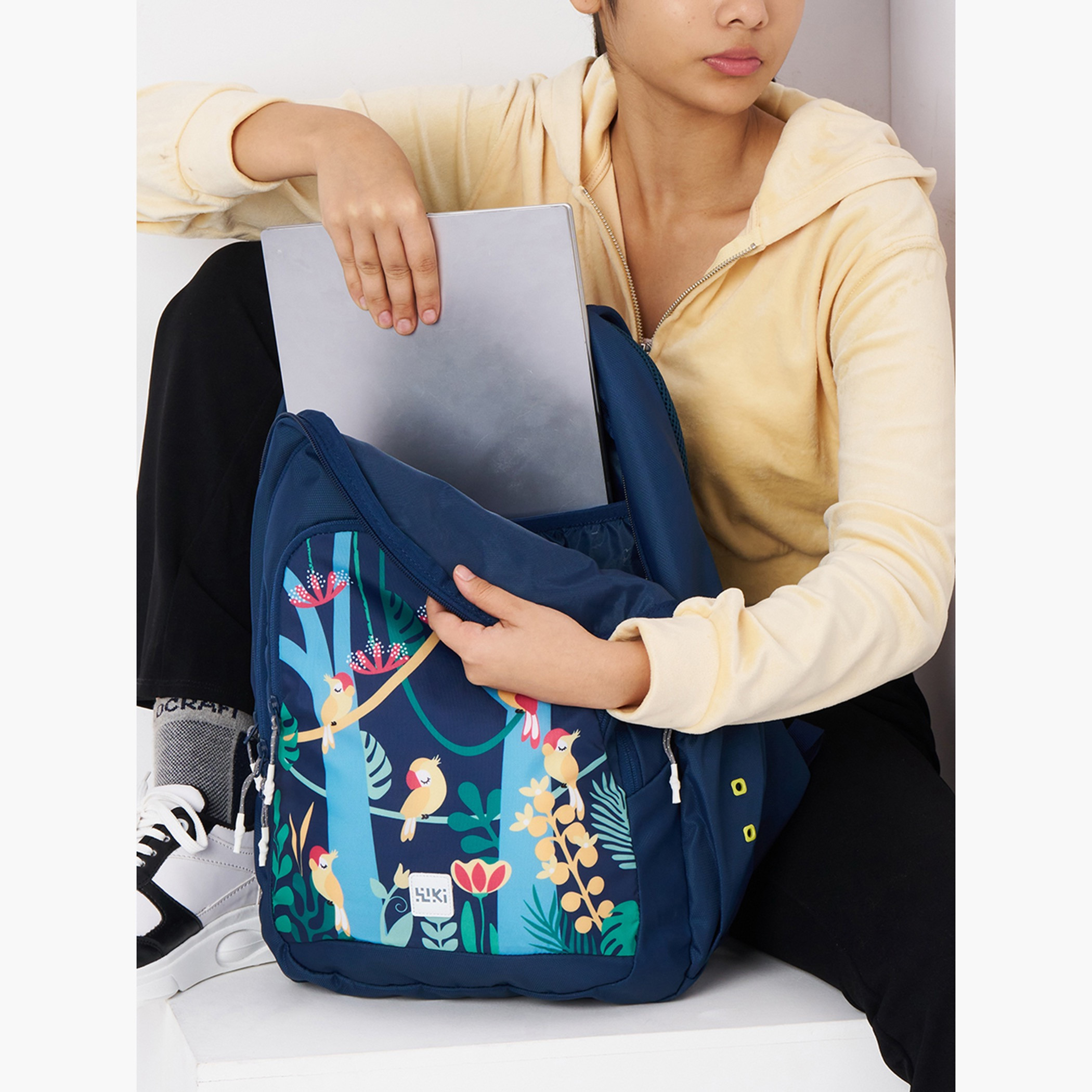 Wildcraft Wiki Tropical Print School Backpack with Coin Pouch - 22x22x44 cms-school-bagsandbackpacks-backpacks-image-8
