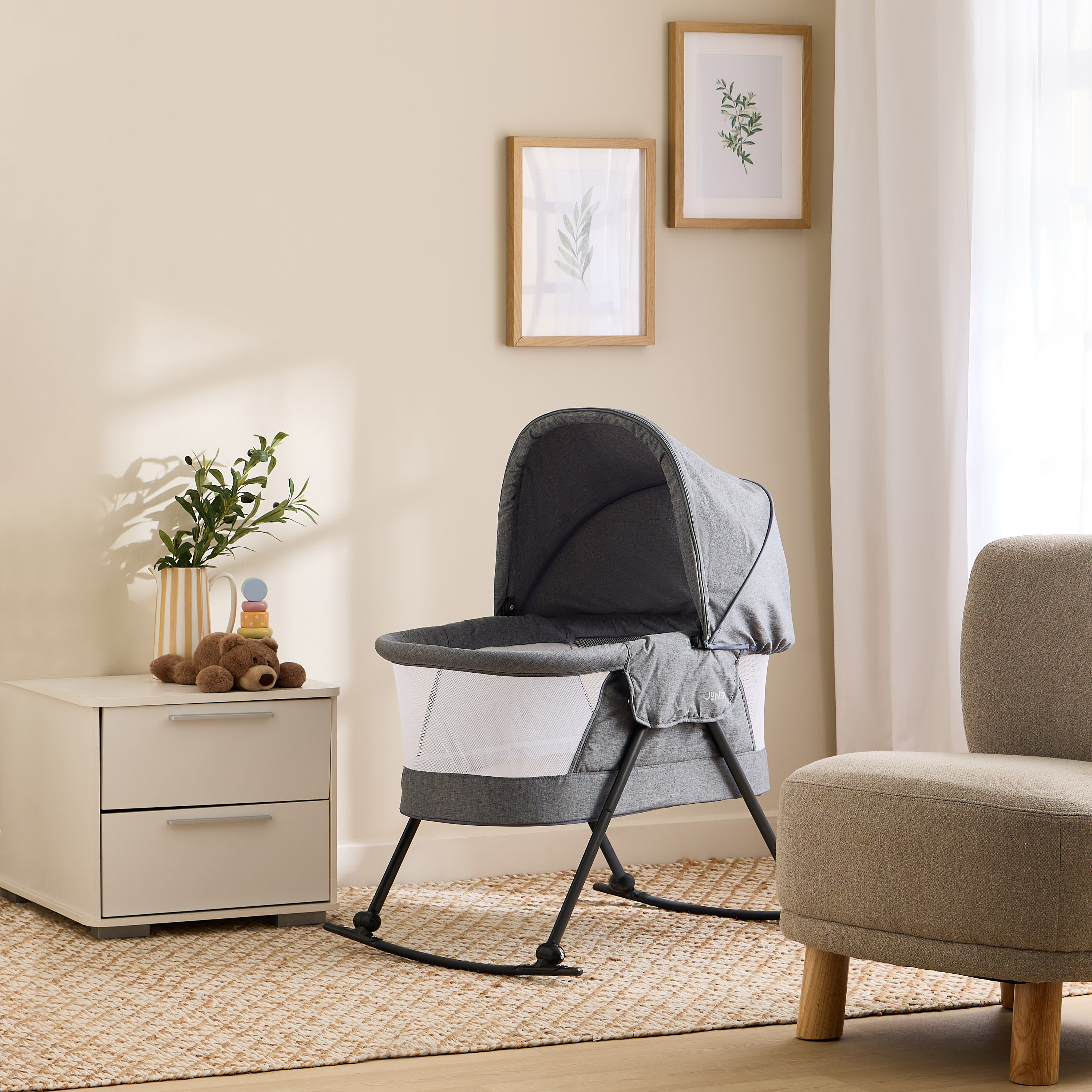 سرير متنقل بمظلة دافوديل من جونيورز-baby-nursery-furniture-cribsandbeds-bassinets-image-10