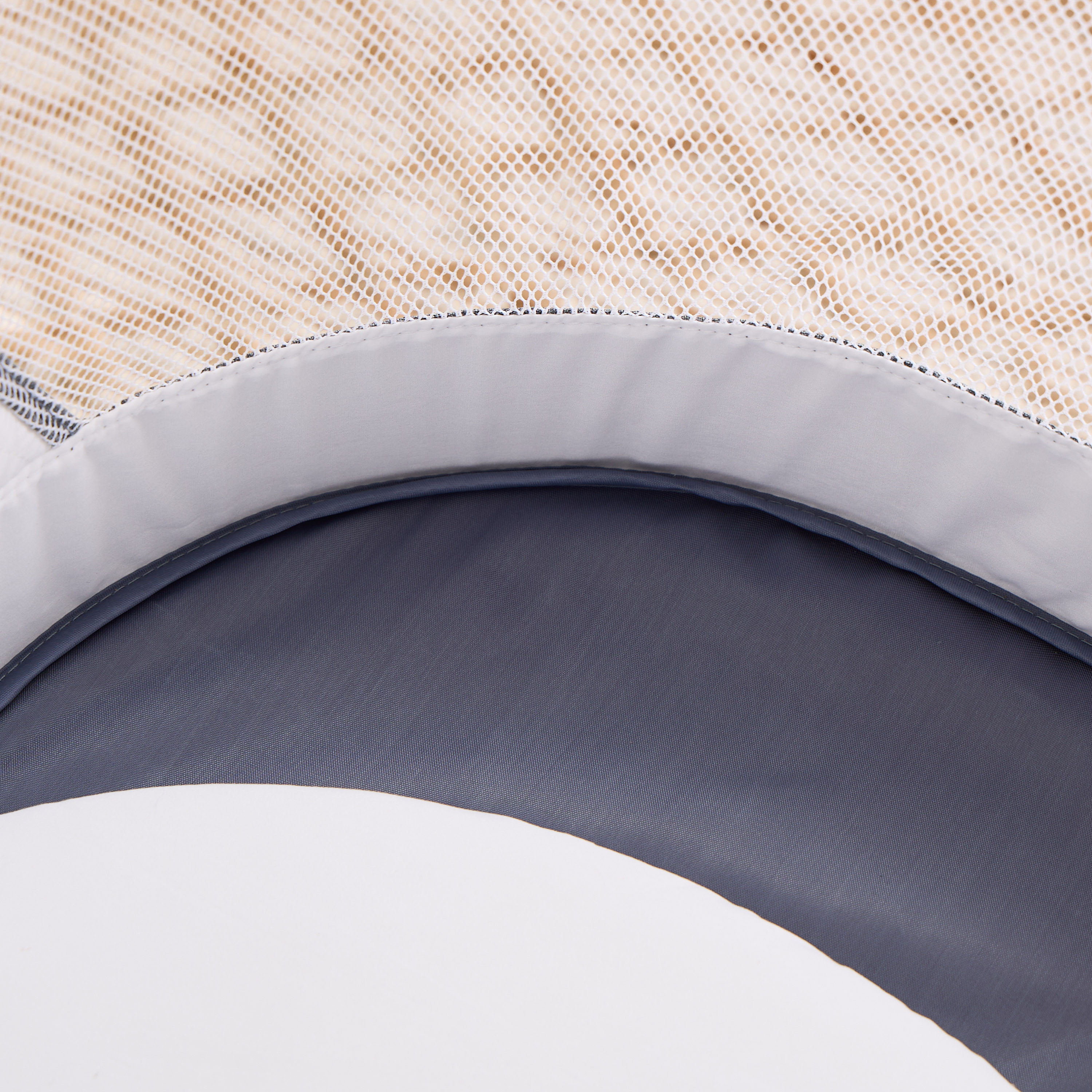 سرير متنقل بمظلة دافوديل من جونيورز-baby-nursery-furniture-cribsandbeds-bassinets-image-3