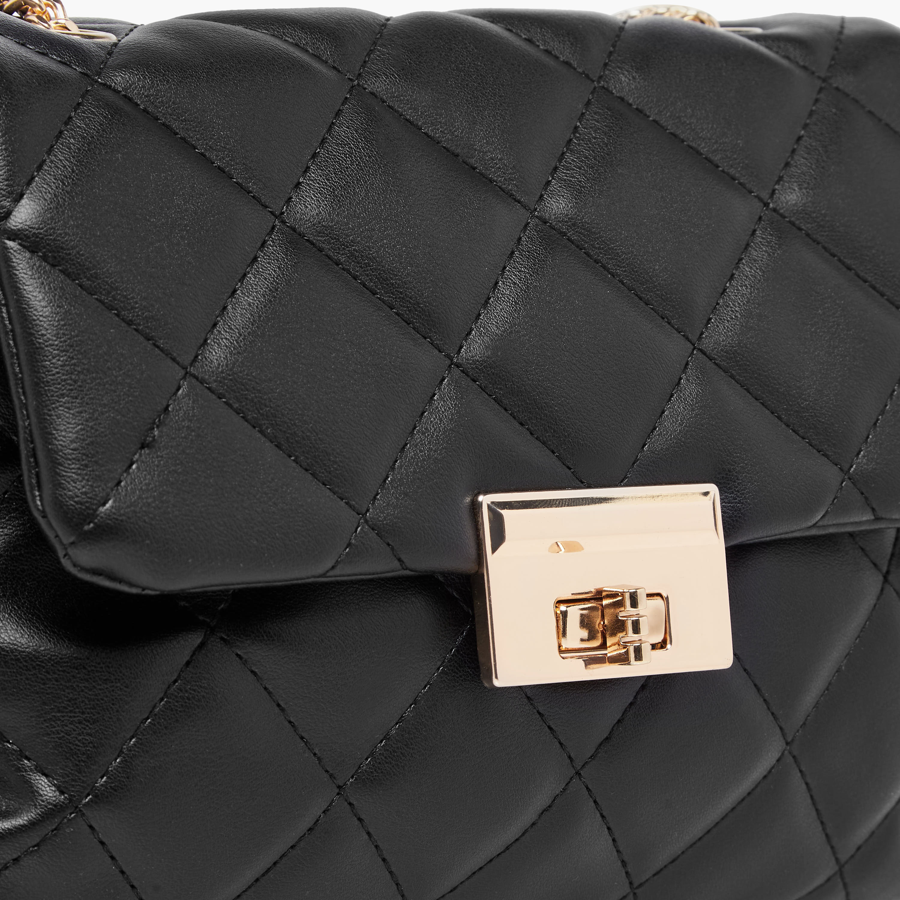 شنطة كروس بودي مبطنة بحزام سلسلة سام من أدور-women-bagsandwallets-handbags-image-5