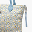 شنطة حفاضات بطبعات زهرية مع مفرش تغيير من جيجلز-baby-diapering-diaperbags-image-4