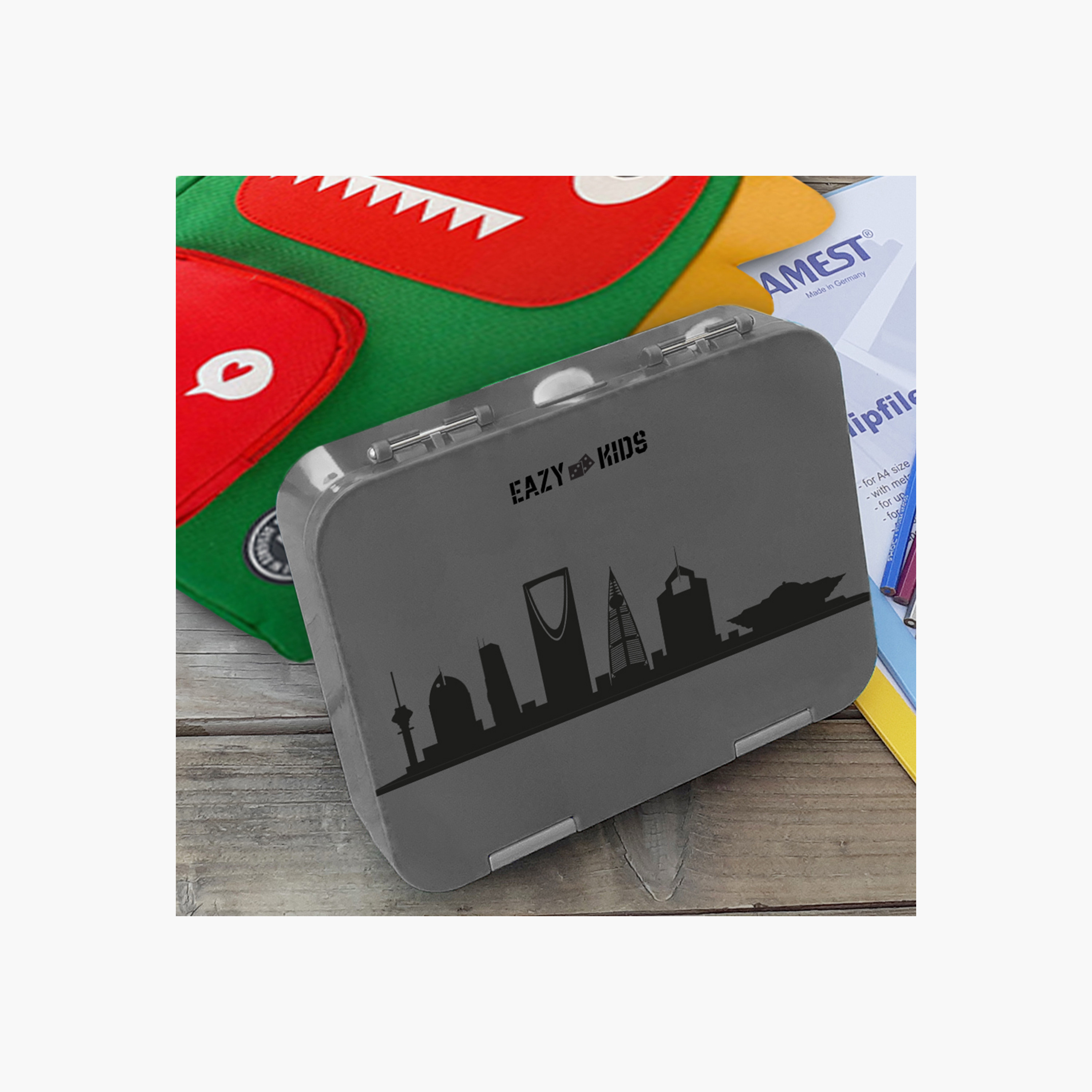 طقم شنطة غداء بنتو بطبعات بـ4 أقسام مع قاطع ساندويتشات من إيزي كيدز-school-lunchessentials-lunchboxes-image-4