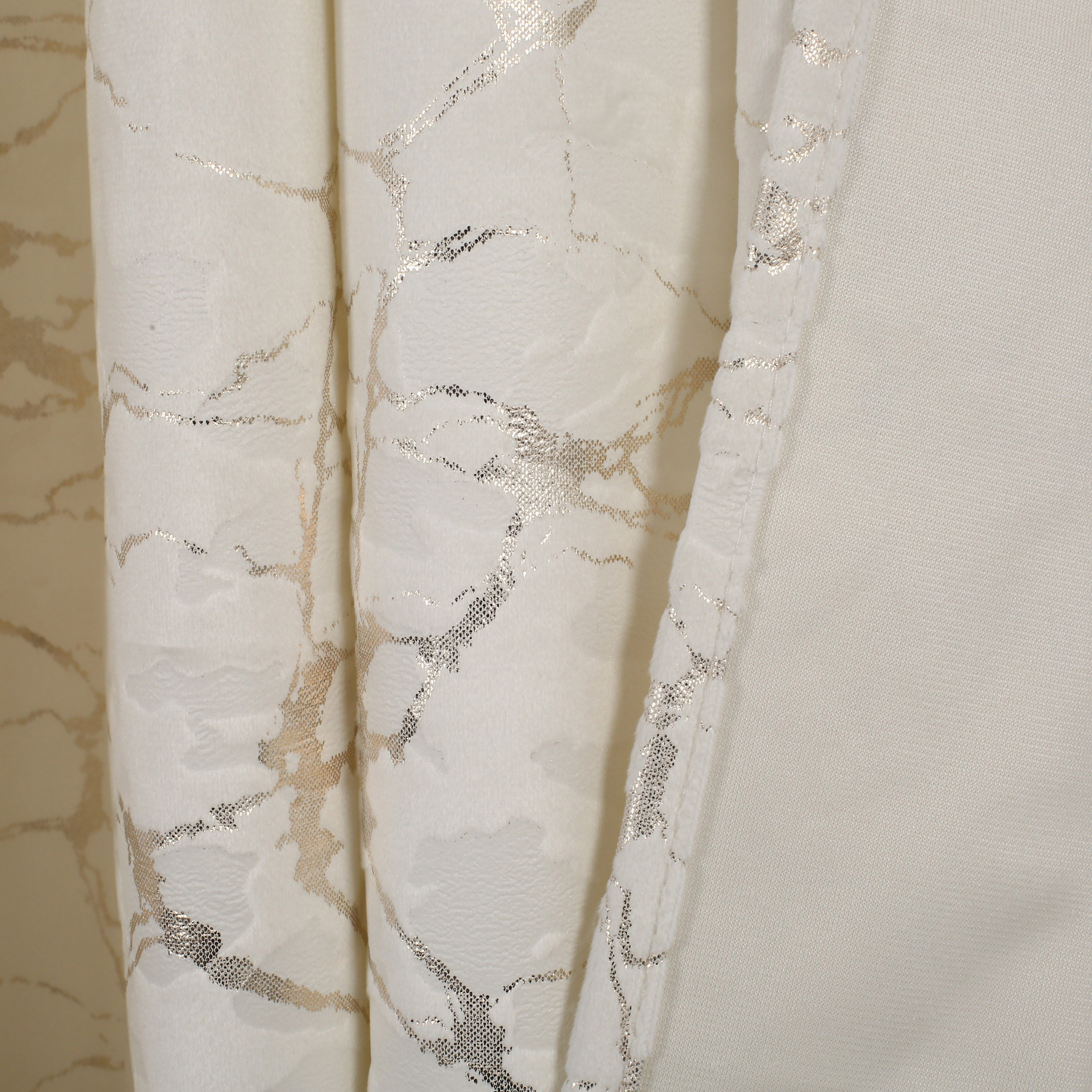 زوج ستائر مخملية بحلقات معدنية وورق ذهبي-household-windows-curtains-image-10