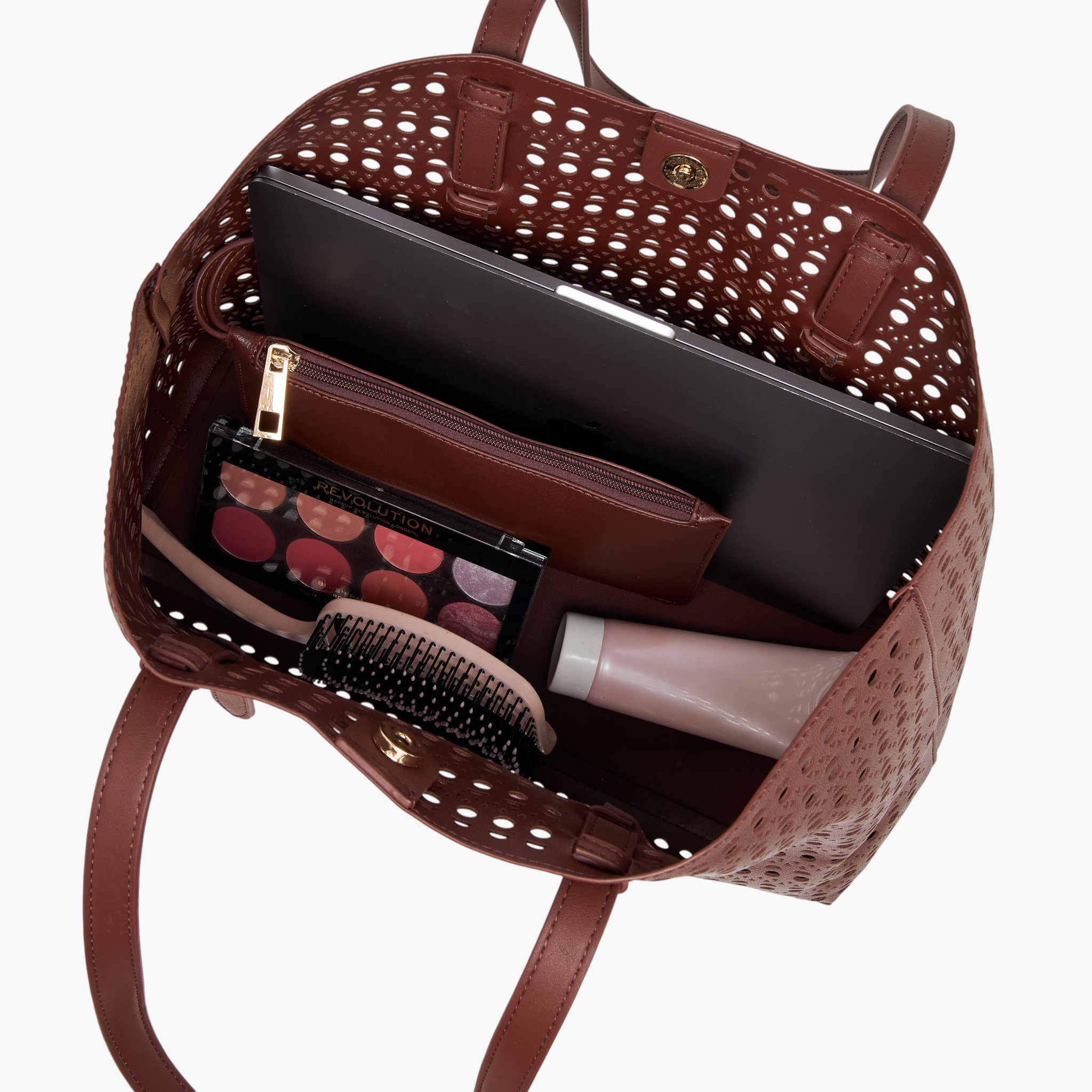 شنطة تسوق بتفاصيل مفرغة مع محفظة تيا من ساشا-women-bagsandwallets-handbags-image-9