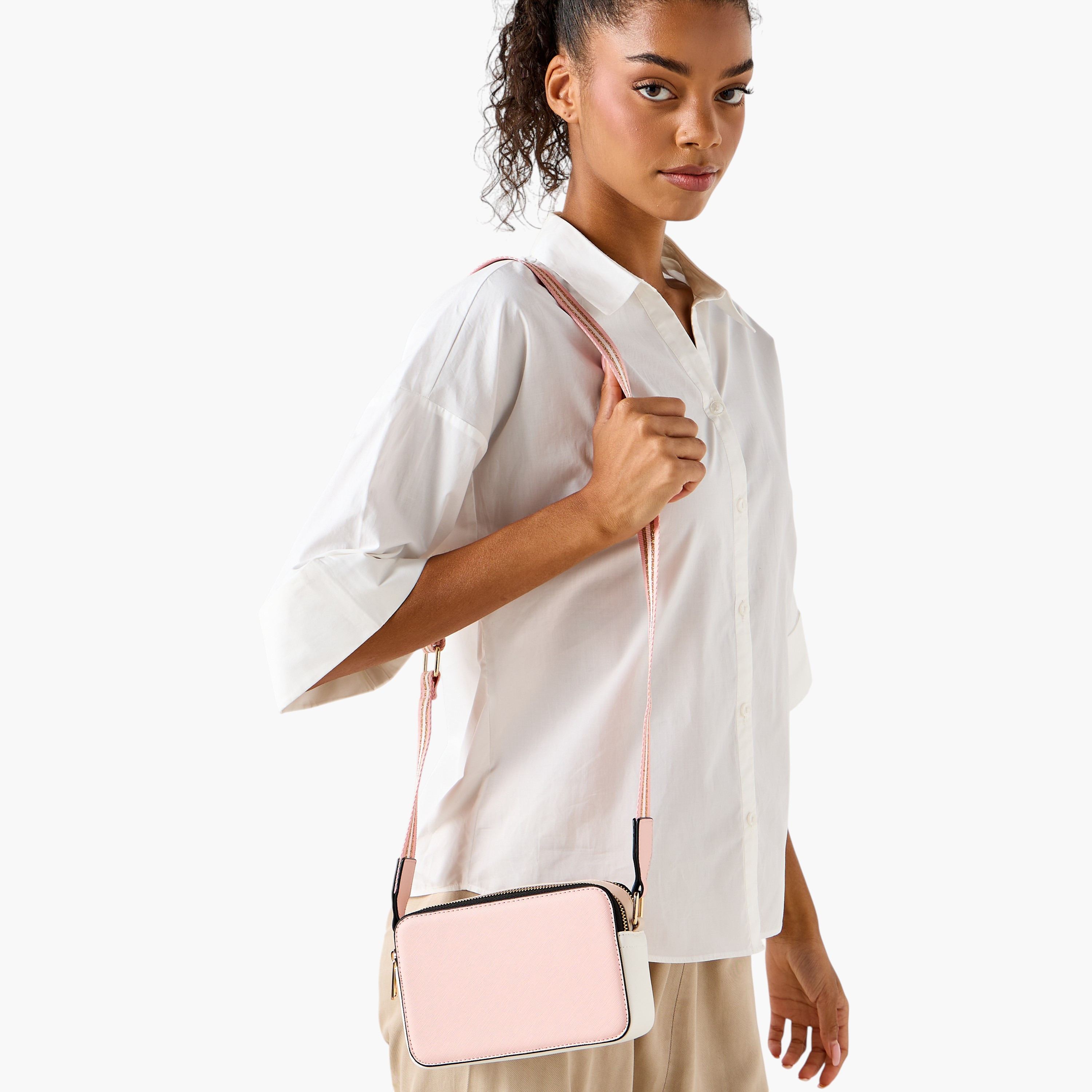 شنطة كروس بودي بقوالب ملونة وحزام قابل للتعديل كودس من ساشا-women-bagsandwallets-handbags-image-2