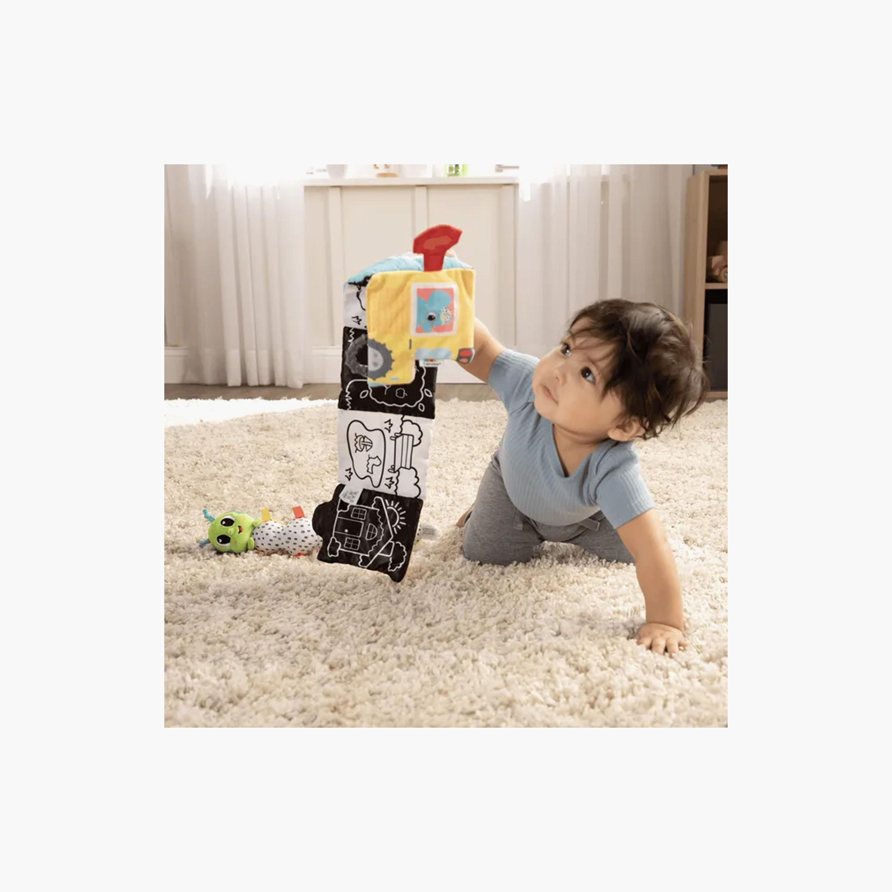 Lamaze Accordion Bus Sensory Book-toys-babyandtoddlertoys-learningtoys-image-2