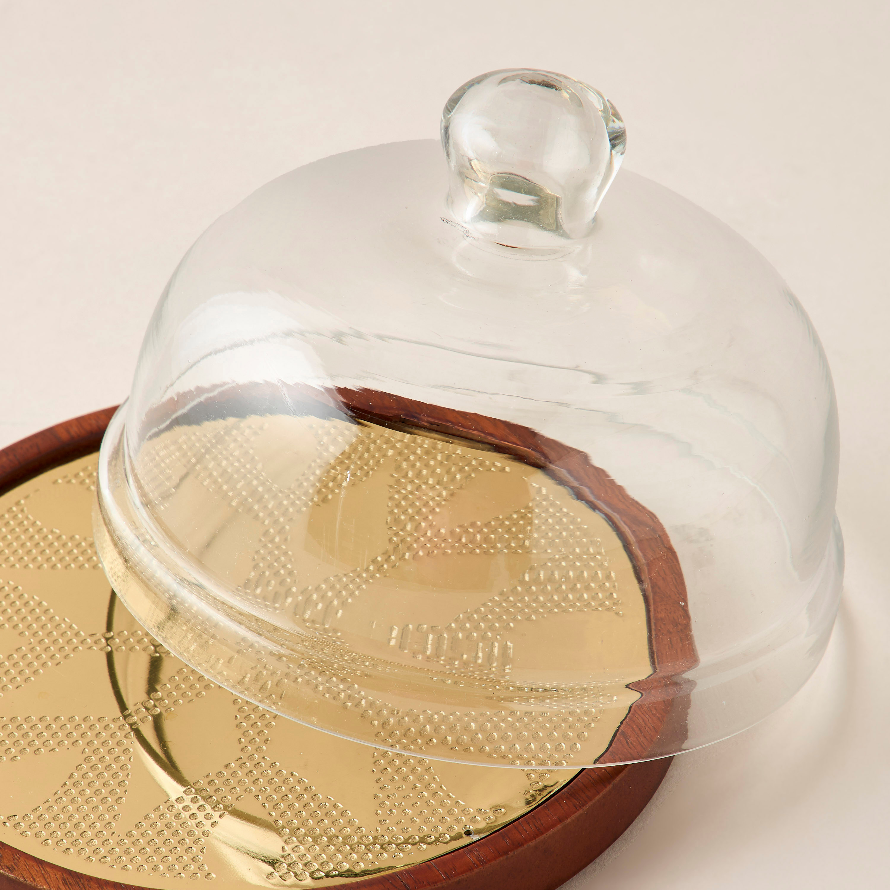 حامل كيك خشبي منقوش بغطاء قبة زجاجي - 16x16x9 سم-household-dining-serveware-cakestands-image-3