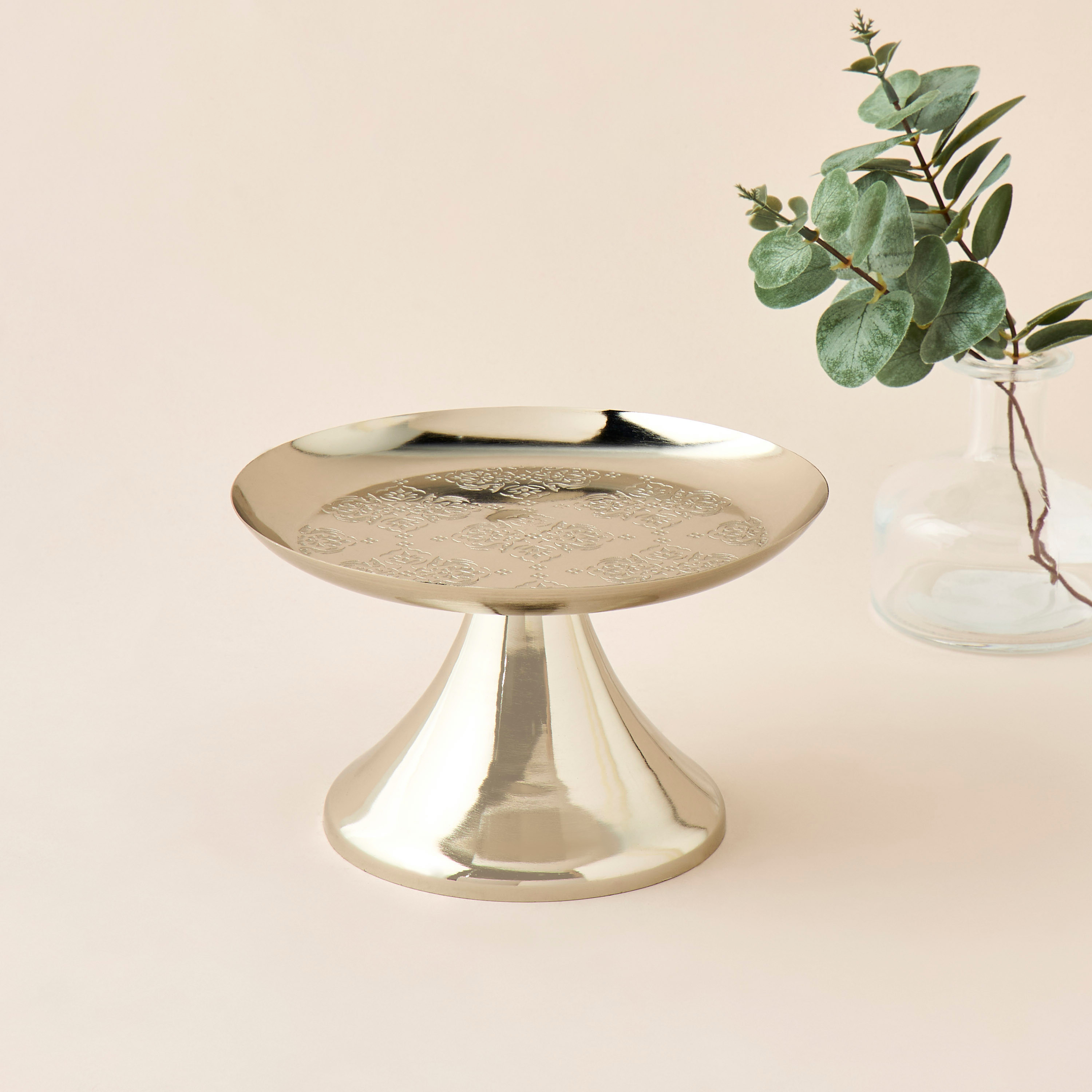 حامل كيك معدني بقدم ونقوش - 20 سم-household-dining-serveware-cakestands-image-1