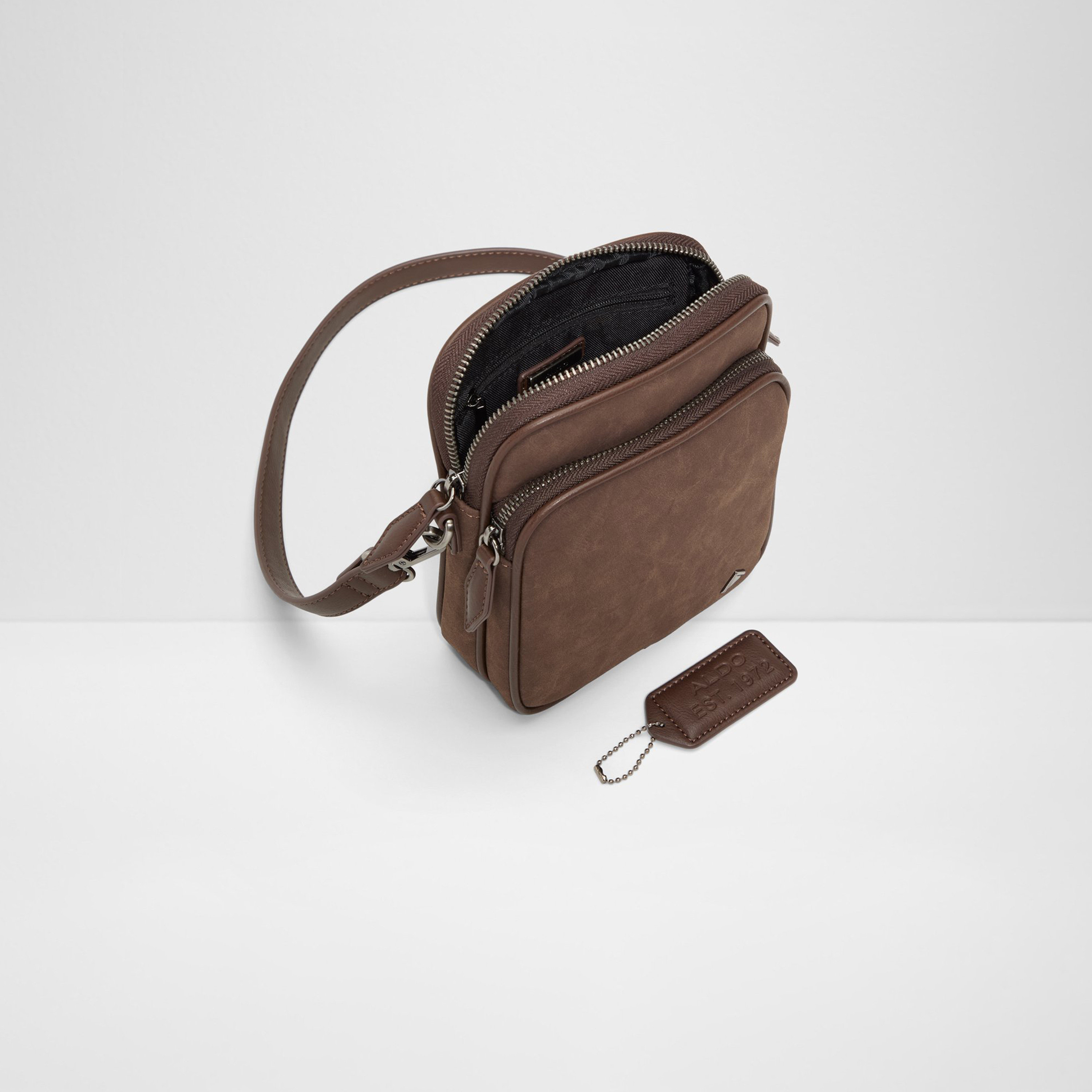 ألدو- شنطة كروس تومبسو سادة مع سحاب للإغلاق وحزام قابل للتعديل-men-bags-image-2