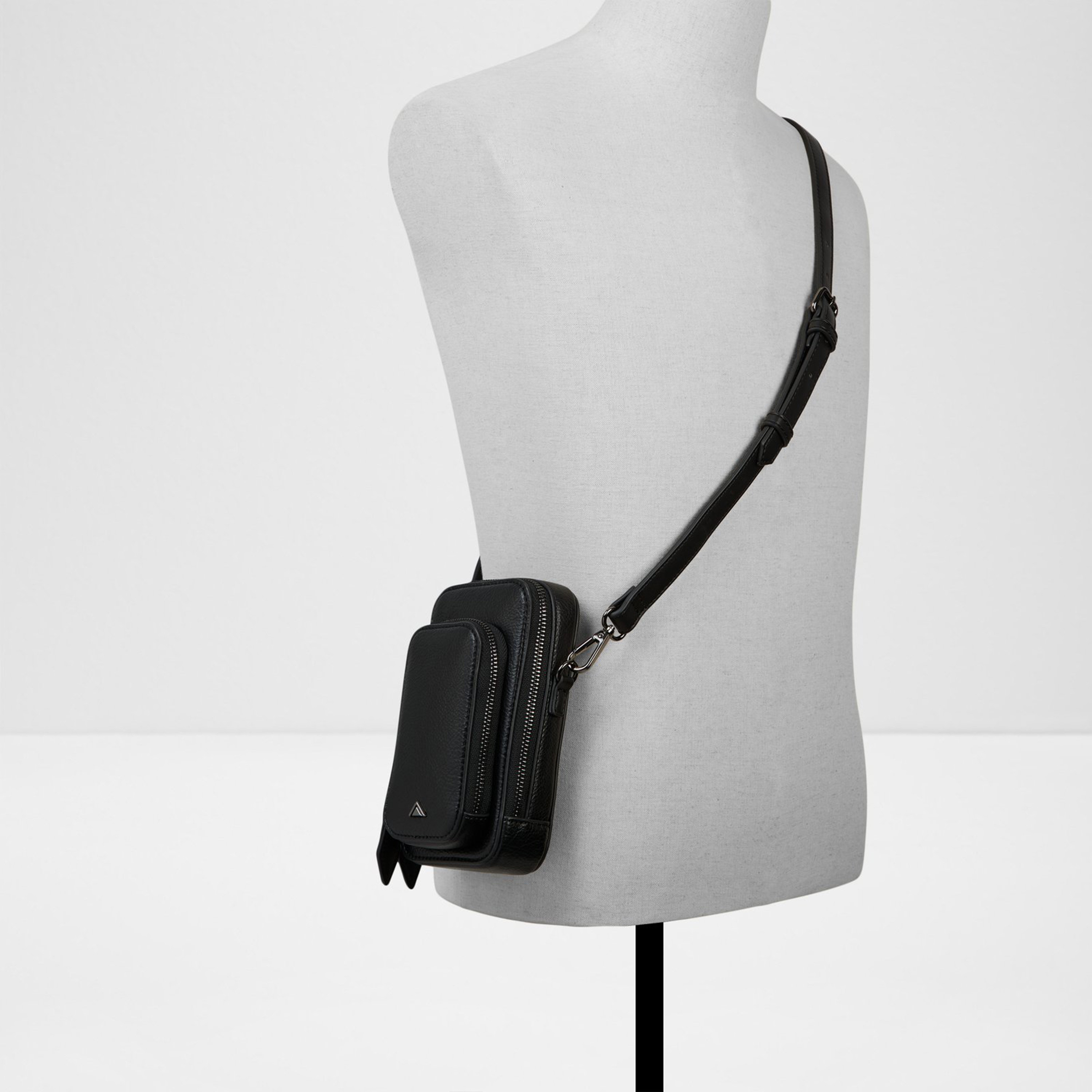 ألدو- شنطة كروس  إيريرد سادة مع سحاب للإغلاق وحزام قابل للتعديل-men-bags-image-8