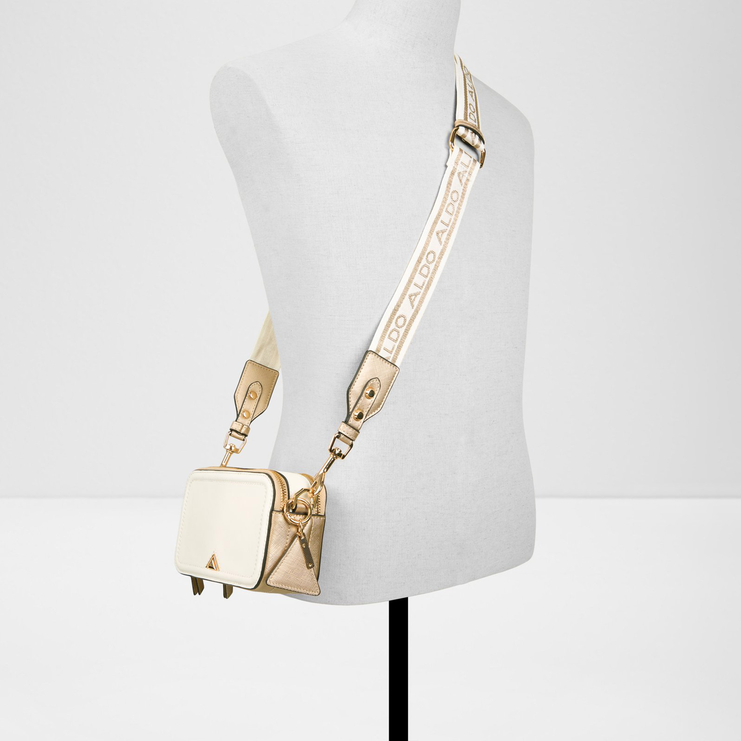 ألدو- شنطة كروس  دوما مونوغرام مع سحاب إغلاق وحزام قابل للتعديل-women-bagsandwallets-handbags-image-8