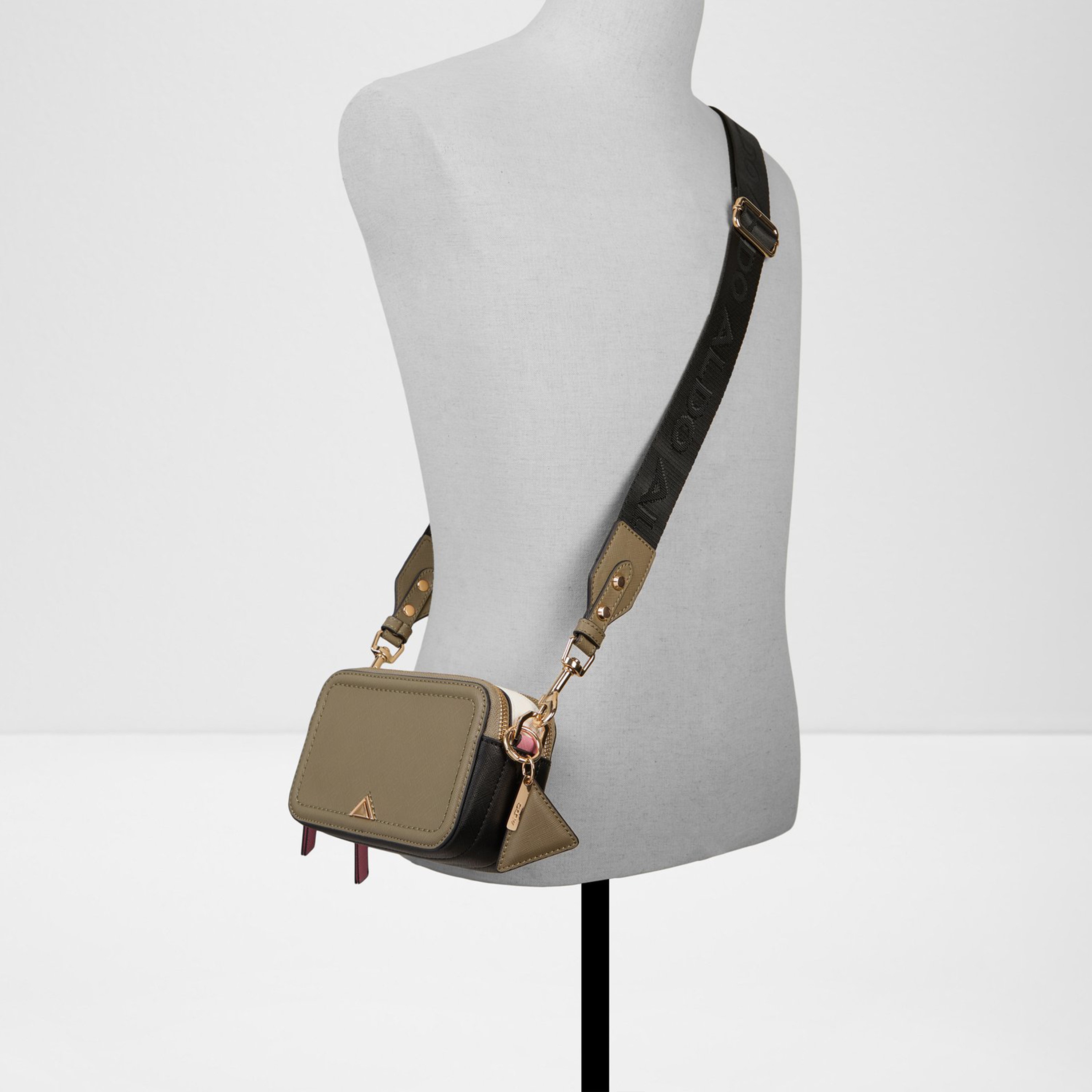 ألدو- شنطة كروس  دوما مونوغرام مع سحاب إغلاق وحزام قابل للتعديل-women-bagsandwallets-handbags-image-4