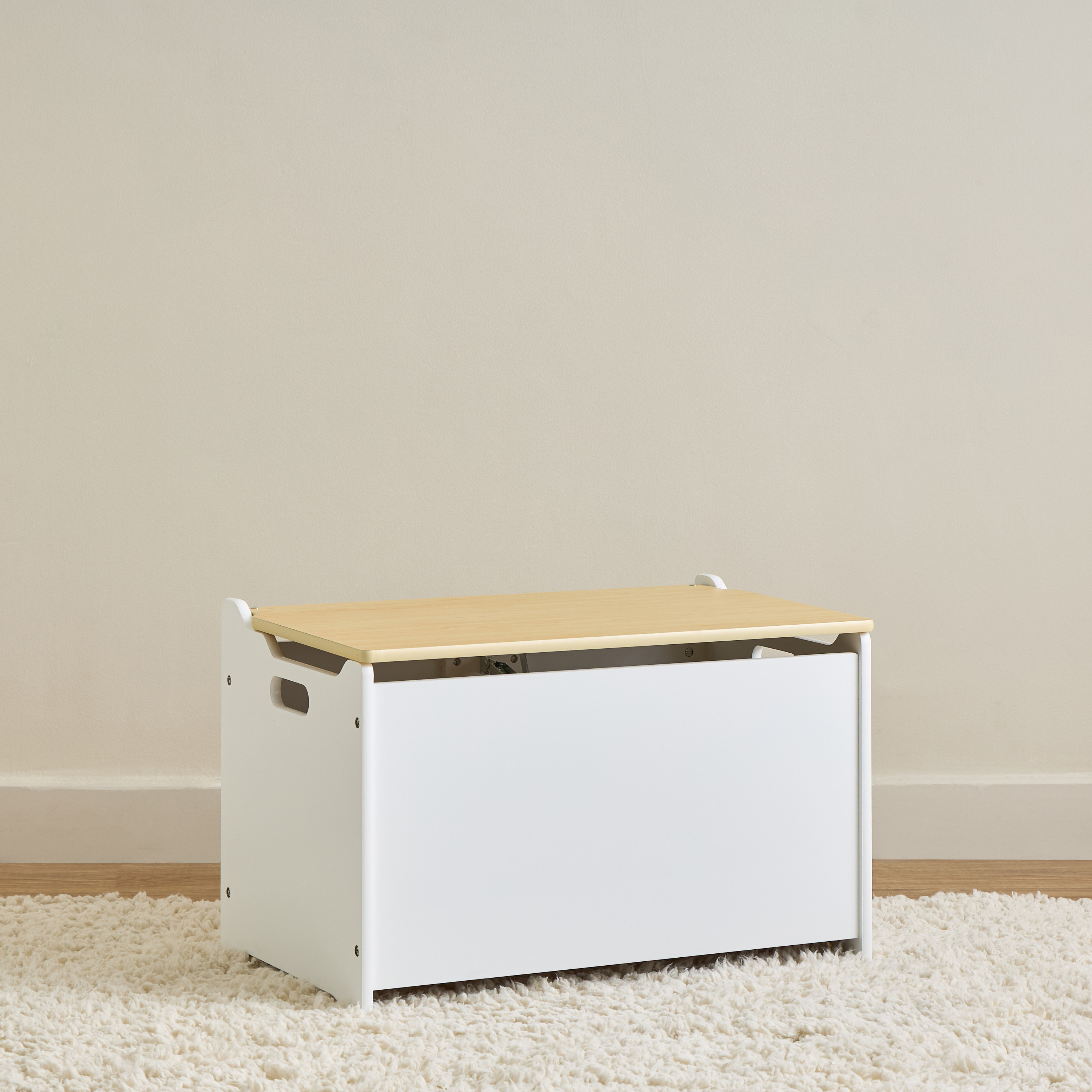 صندوق ألعاب بغطاء من جونيورز-baby-nursery-furniture-wardrobesandstorage-image-2