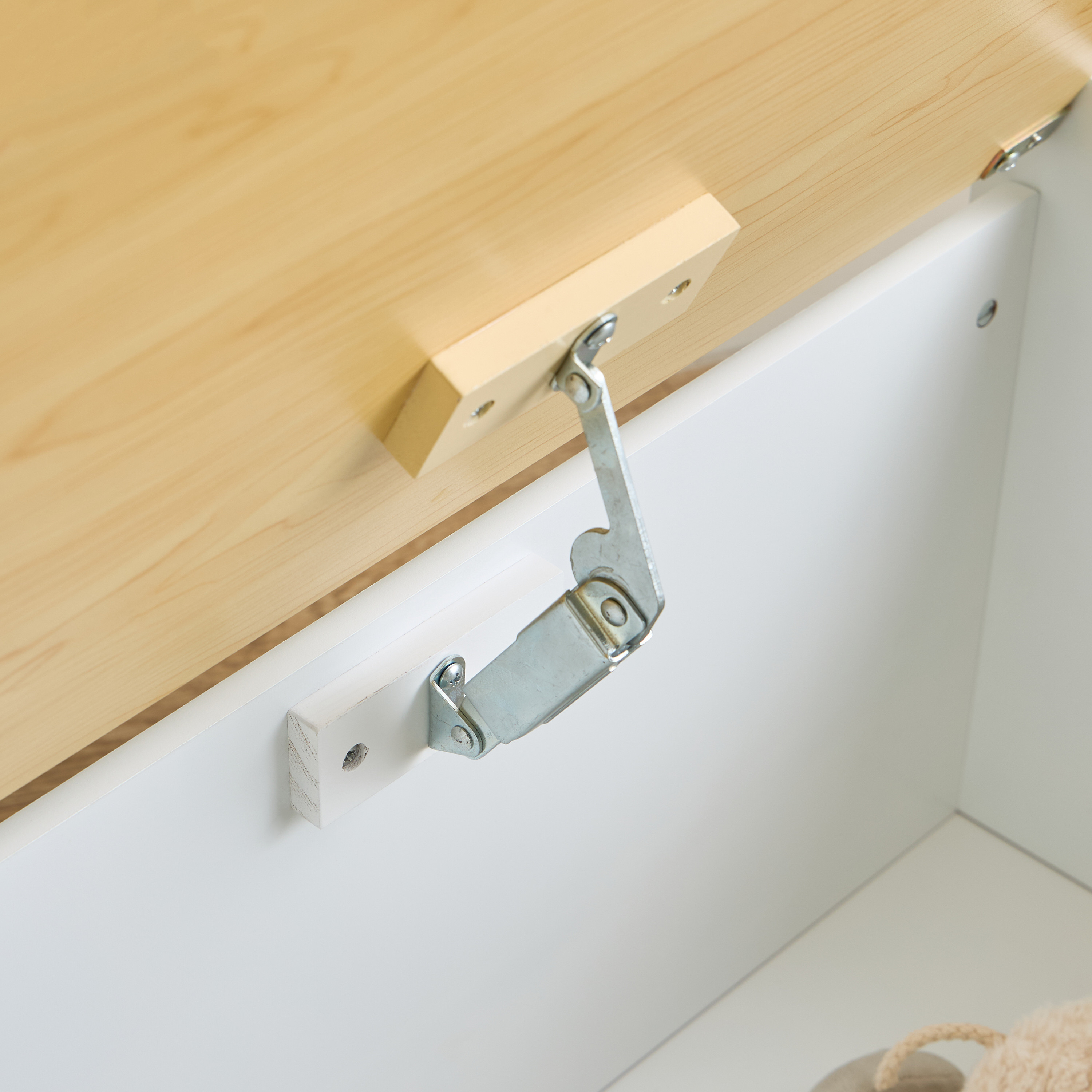 صندوق ألعاب بغطاء من جونيورز-baby-nursery-furniture-wardrobesandstorage-image-6