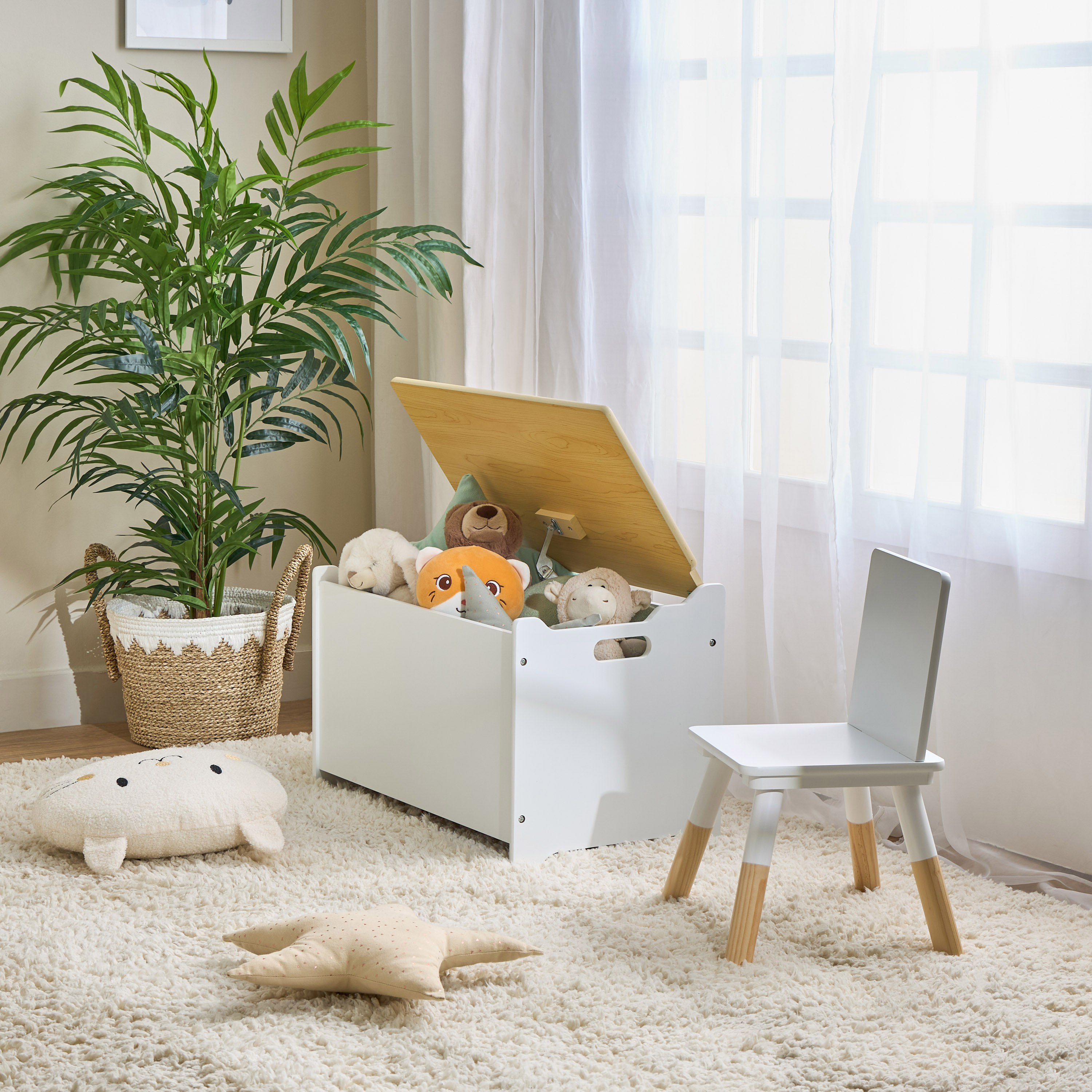 صندوق ألعاب بغطاء من جونيورز-baby-nursery-furniture-wardrobesandstorage-image-8