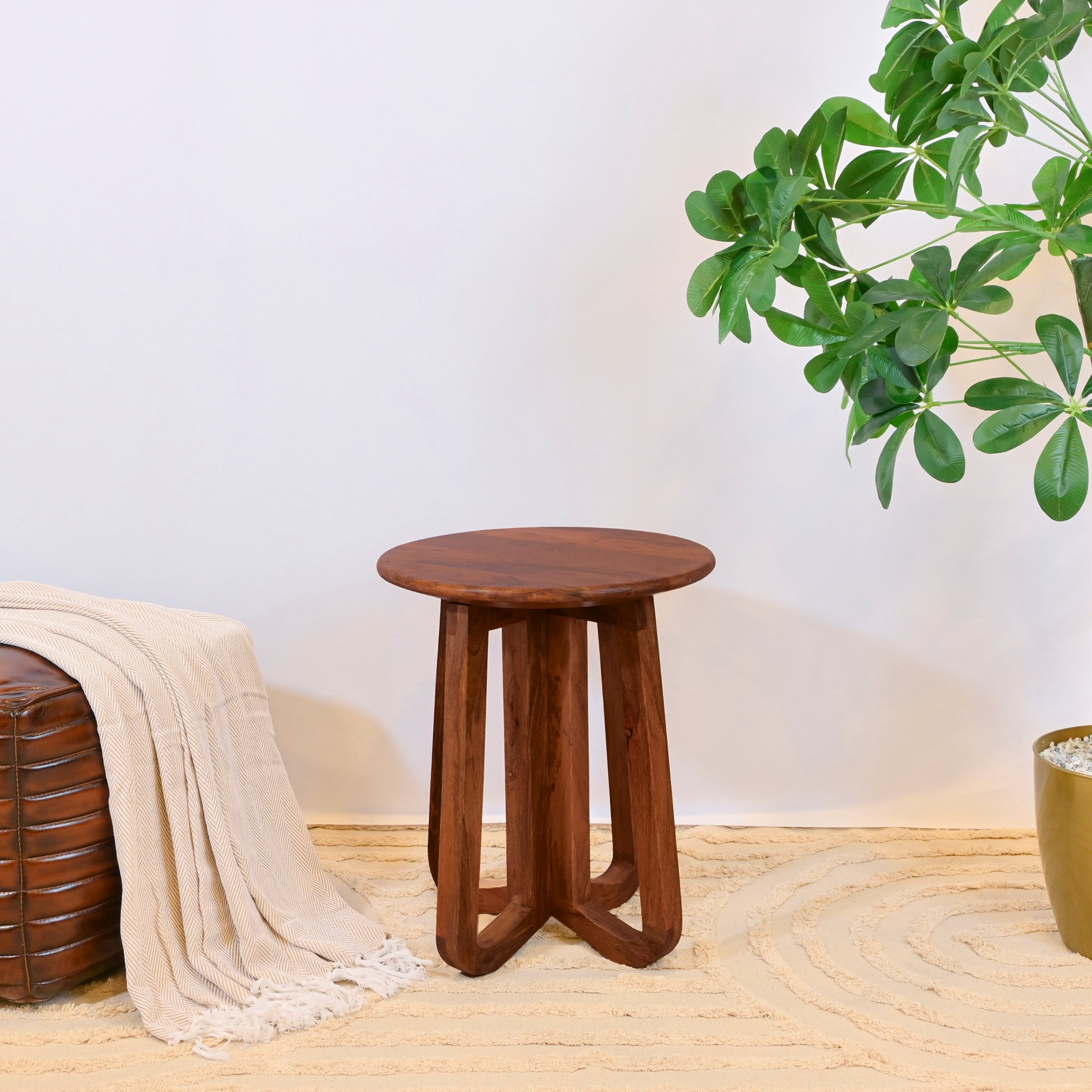 طاولة زينة بسطح خشب صنعت بواسطة لايف ستايل-furniture-livingroom-sideandendtables-image-1