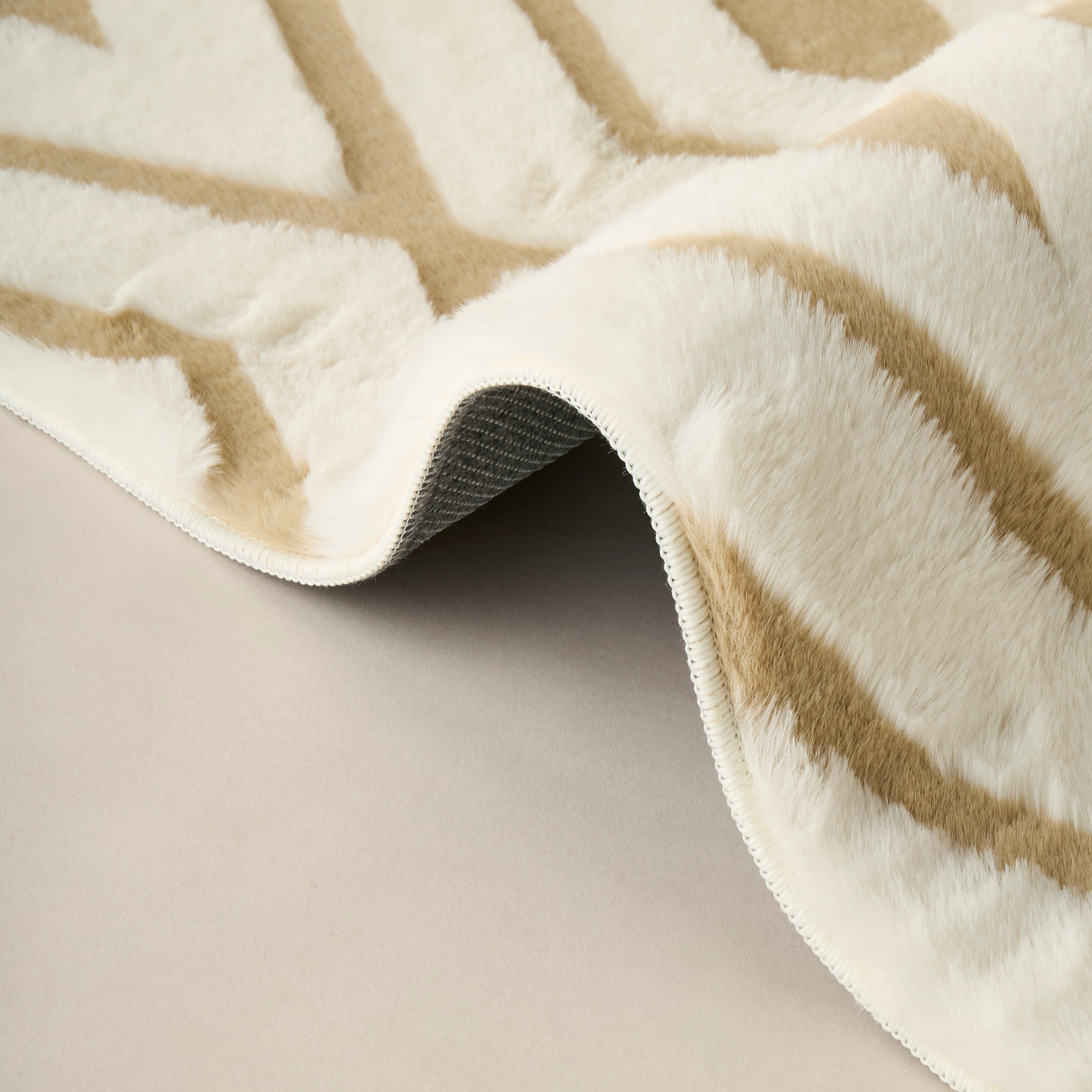 Jacquard Faux Fur Rug - 80x150 cms-household-rugsandcarpets-rugs-image-4