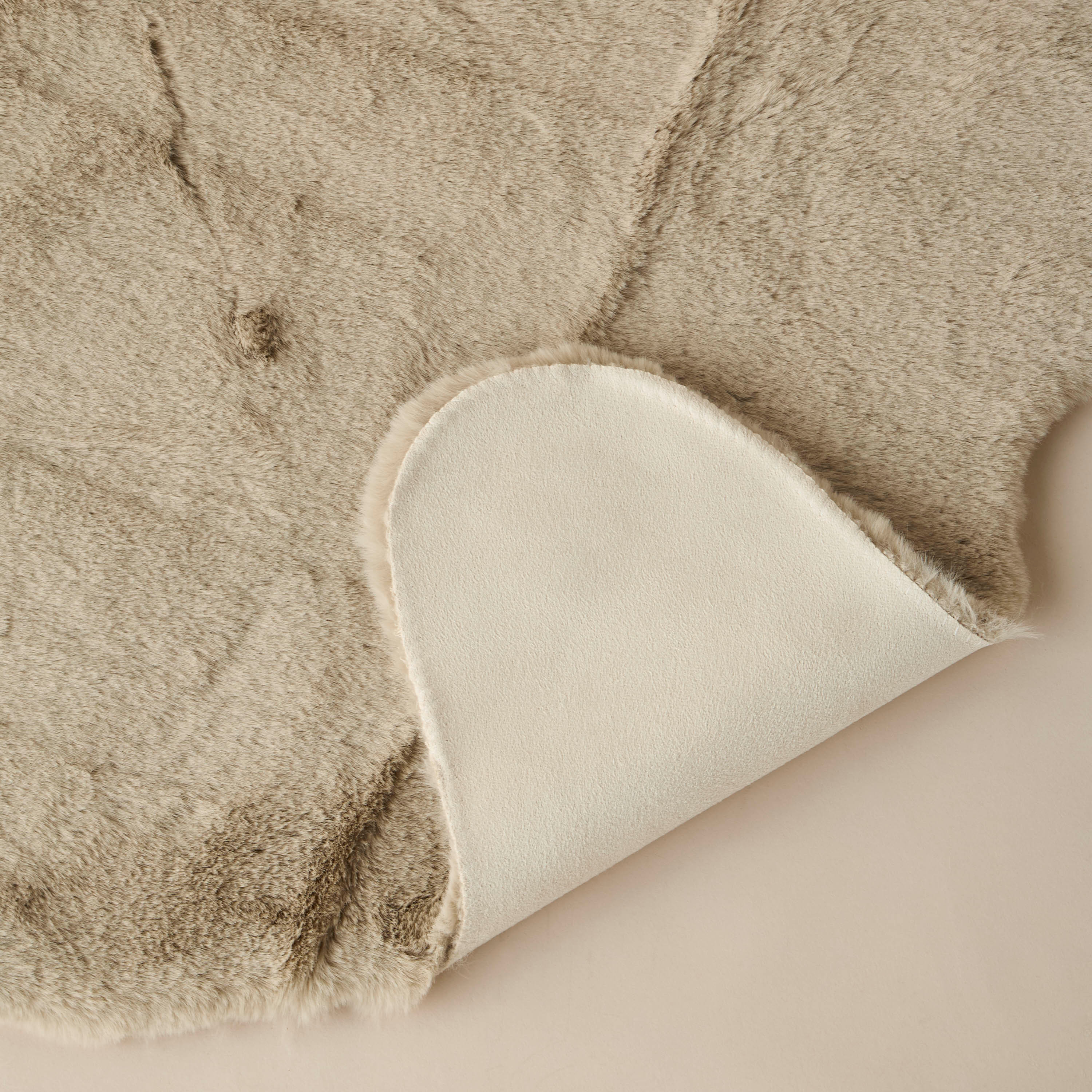 Faux Fur Rug - 90x120 cms-household-rugsandcarpets-rugs-image-4