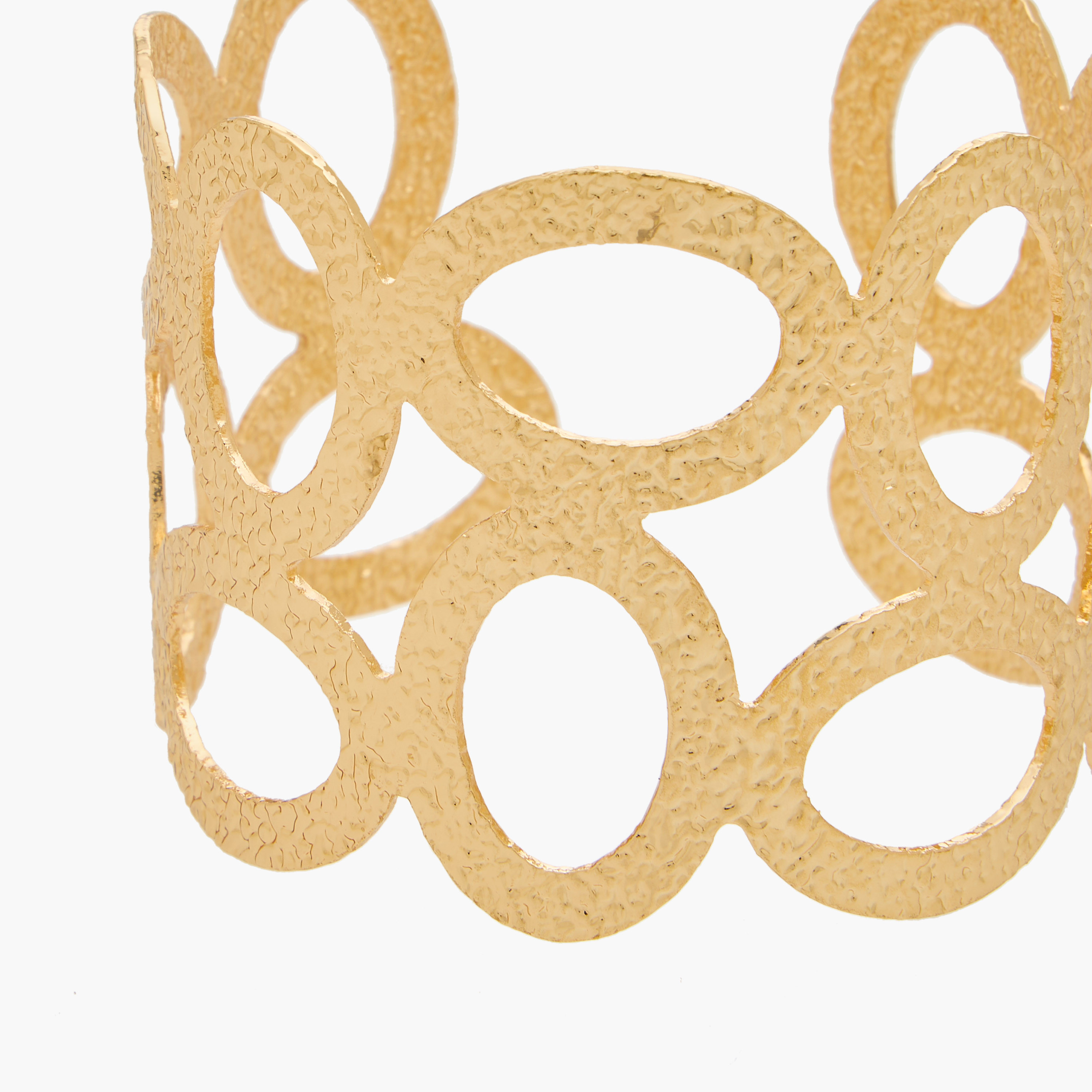 سوار معدن بتفاصيل مفرّغة-women-watchesandjewellery-jewellery-banglesandbracelets-image-4