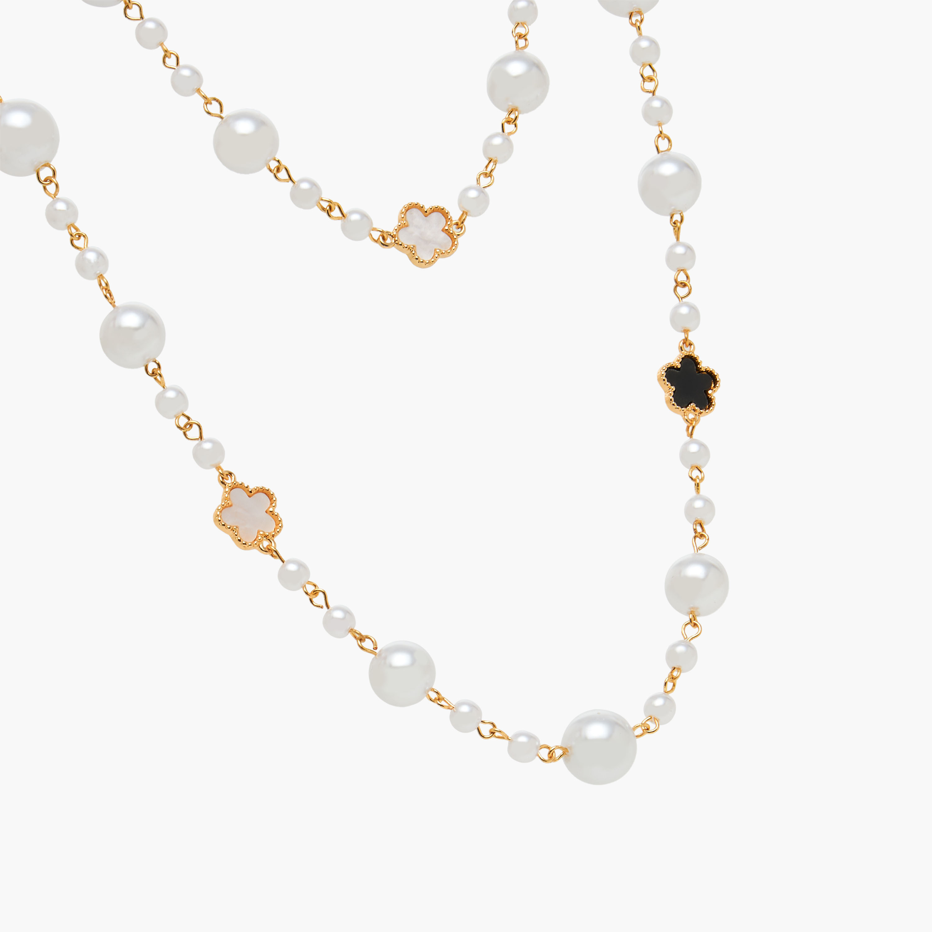 عقد معدن بتصميم ورقة البرسيم وتفاصيل لؤلؤ-women-watchesandjewellery-jewellery-necklacesandpendants-image-3