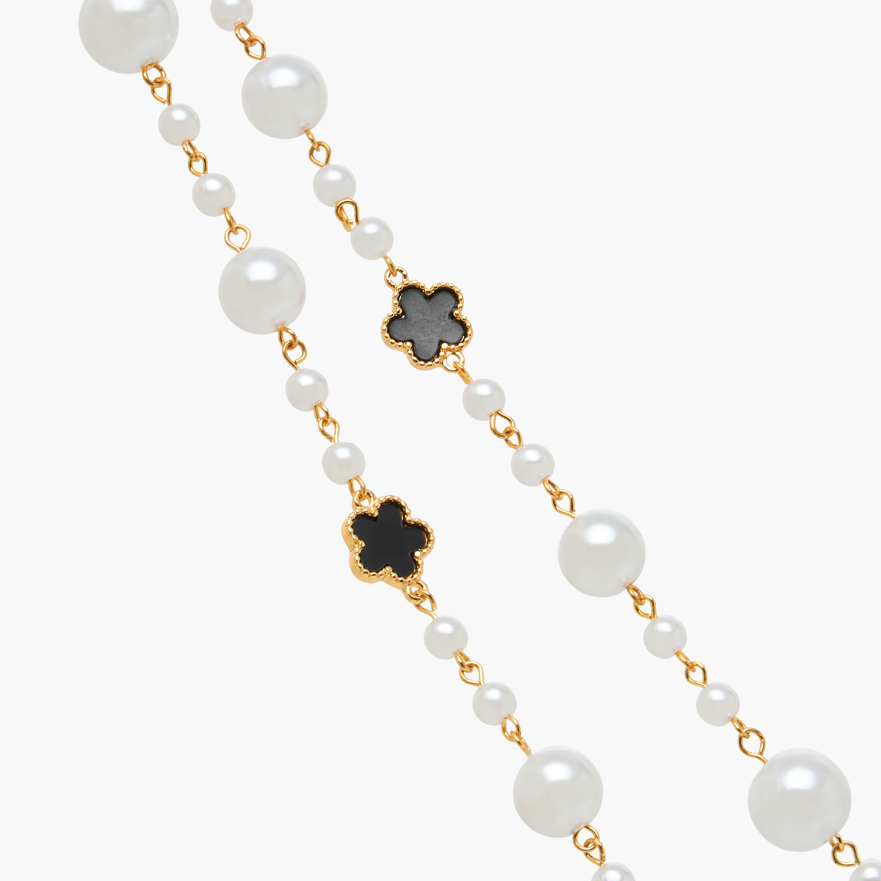 عقد معدن بتصميم ورقة البرسيم وتفاصيل لؤلؤ-women-watchesandjewellery-jewellery-necklacesandpendants-image-4