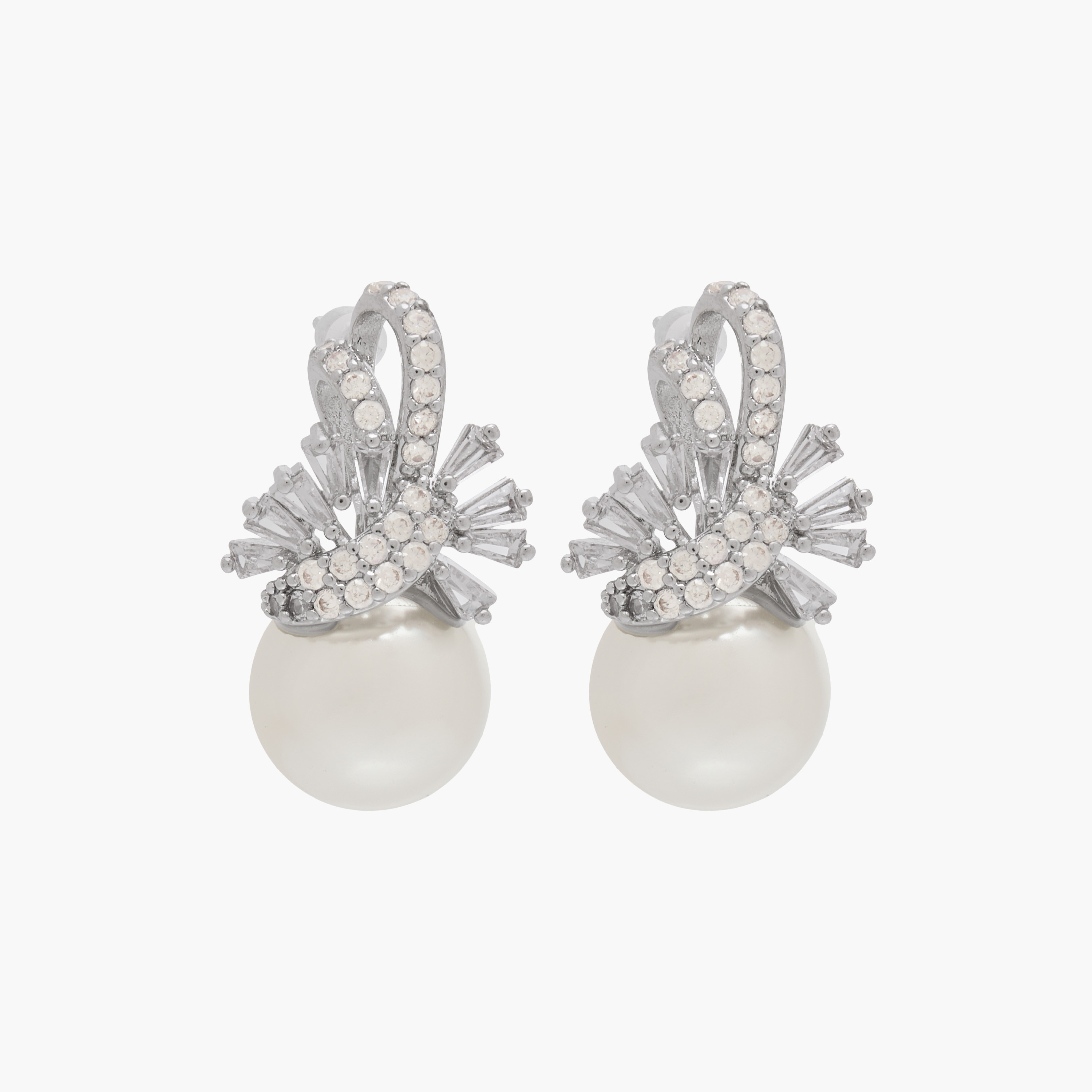 حلقان متدلية بلون فضي مزينة بأحجار زركون ولؤلؤ بمكبس إغلاق خلفي-women-watchesandjewellery-jewellery-earrings-image-1