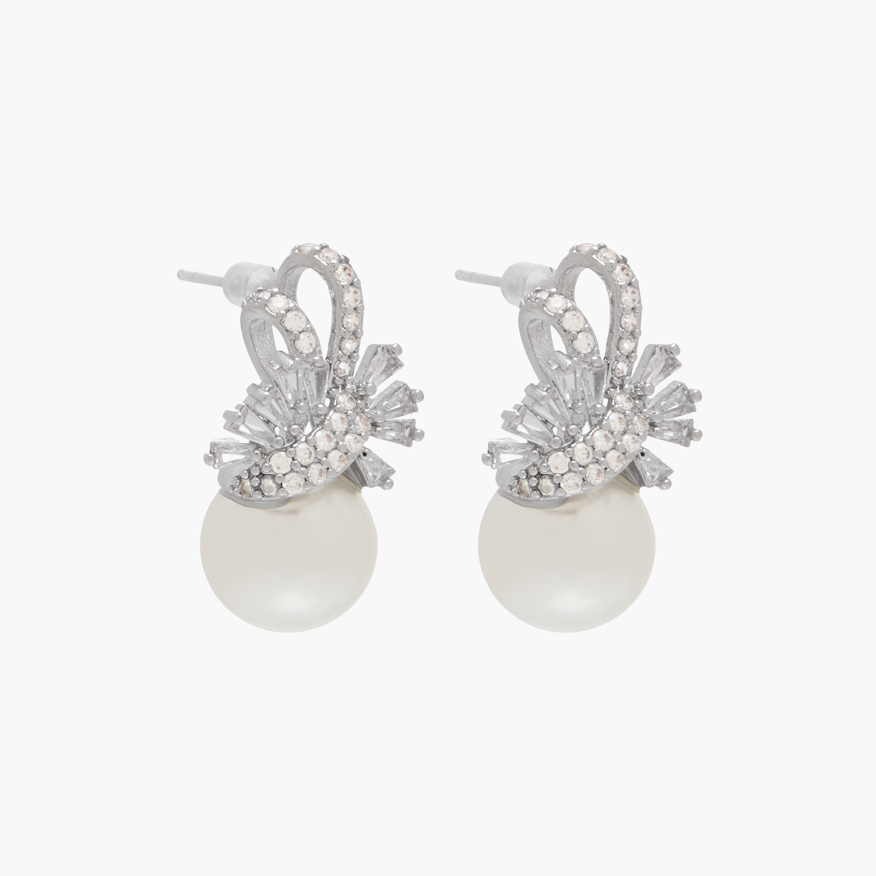 حلقان متدلية بلون فضي مزينة بأحجار زركون ولؤلؤ بمكبس إغلاق خلفي-women-watchesandjewellery-jewellery-earrings-image-2