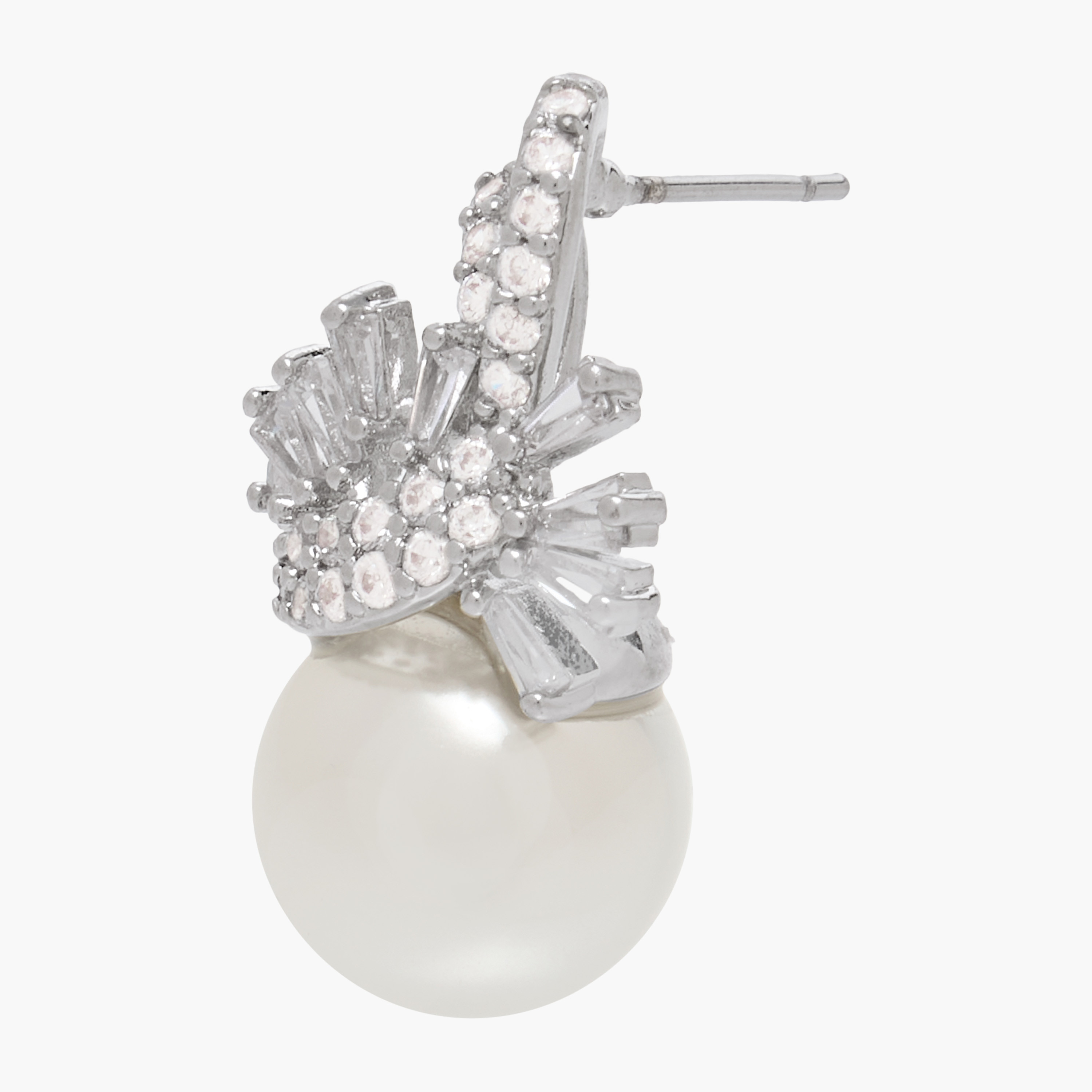 حلقان متدلية بلون فضي مزينة بأحجار زركون ولؤلؤ بمكبس إغلاق خلفي-women-watchesandjewellery-jewellery-earrings-image-3