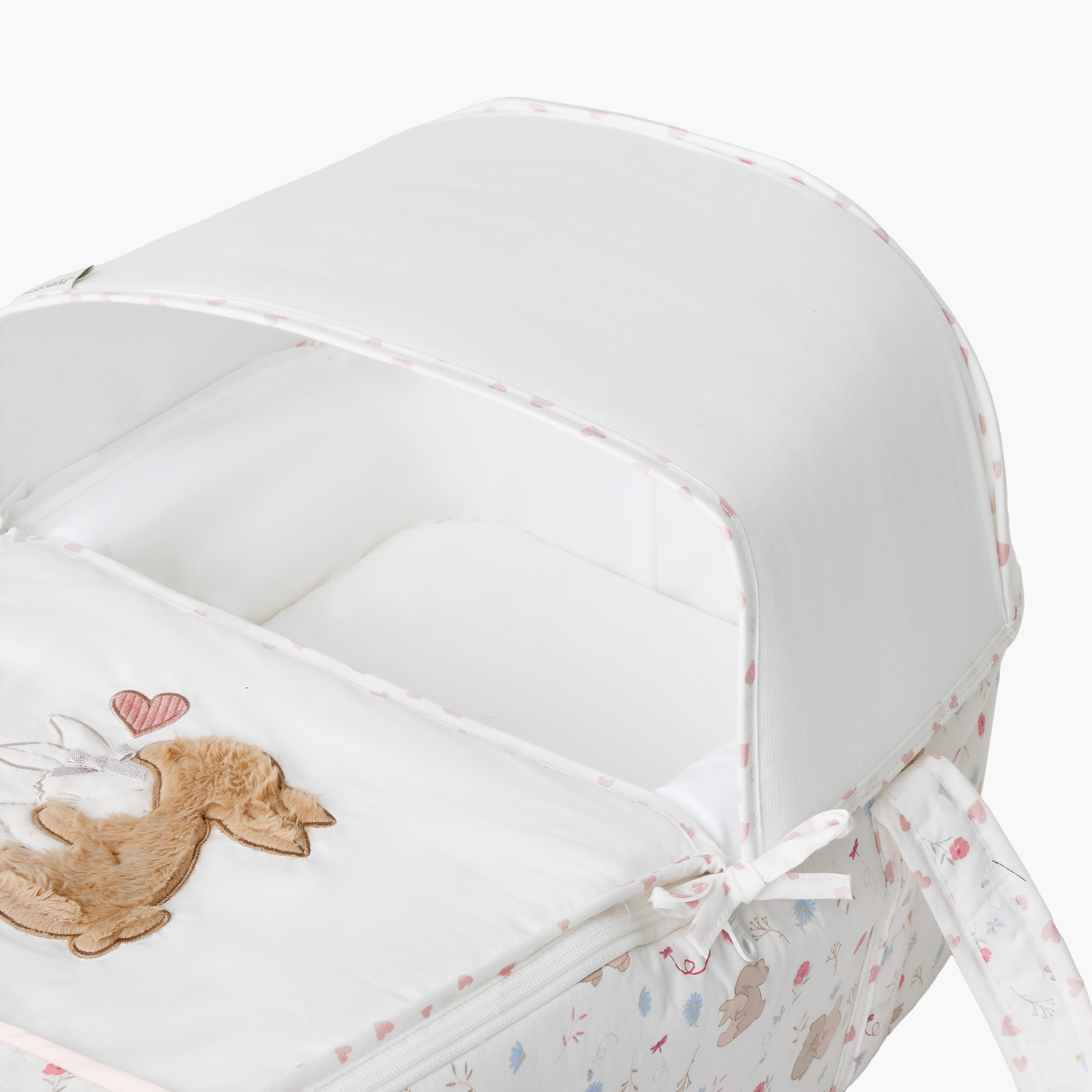 مهد حمل أطفال جيسي بطبعات ومظلة من جونيورز-baby-gear-carrycots-image-2