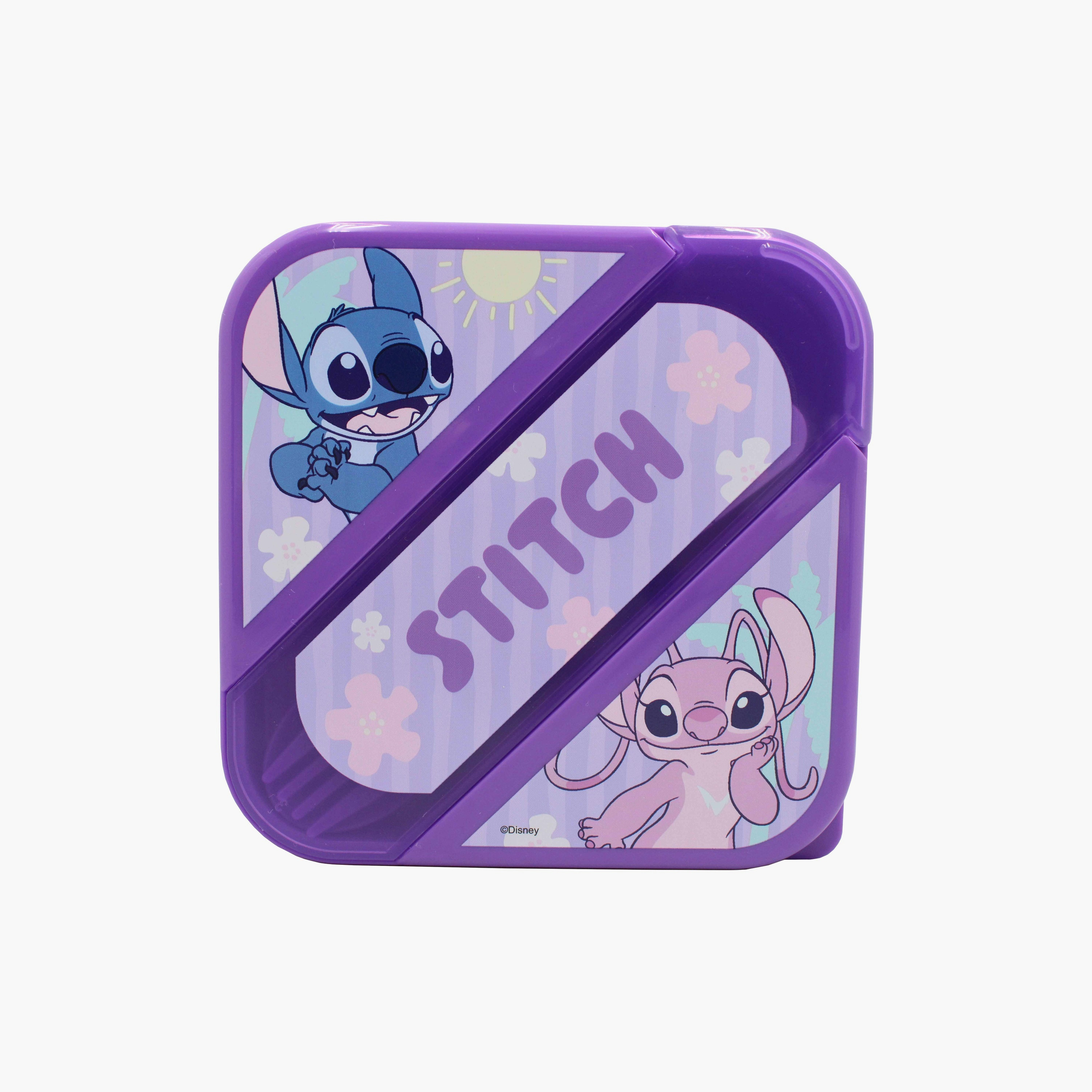 علبة غداء مطبوعة ليلو وستيتش مع ملعقة وشوكة - أرجواني.-school-lunchessentials-lunchboxes-image-1