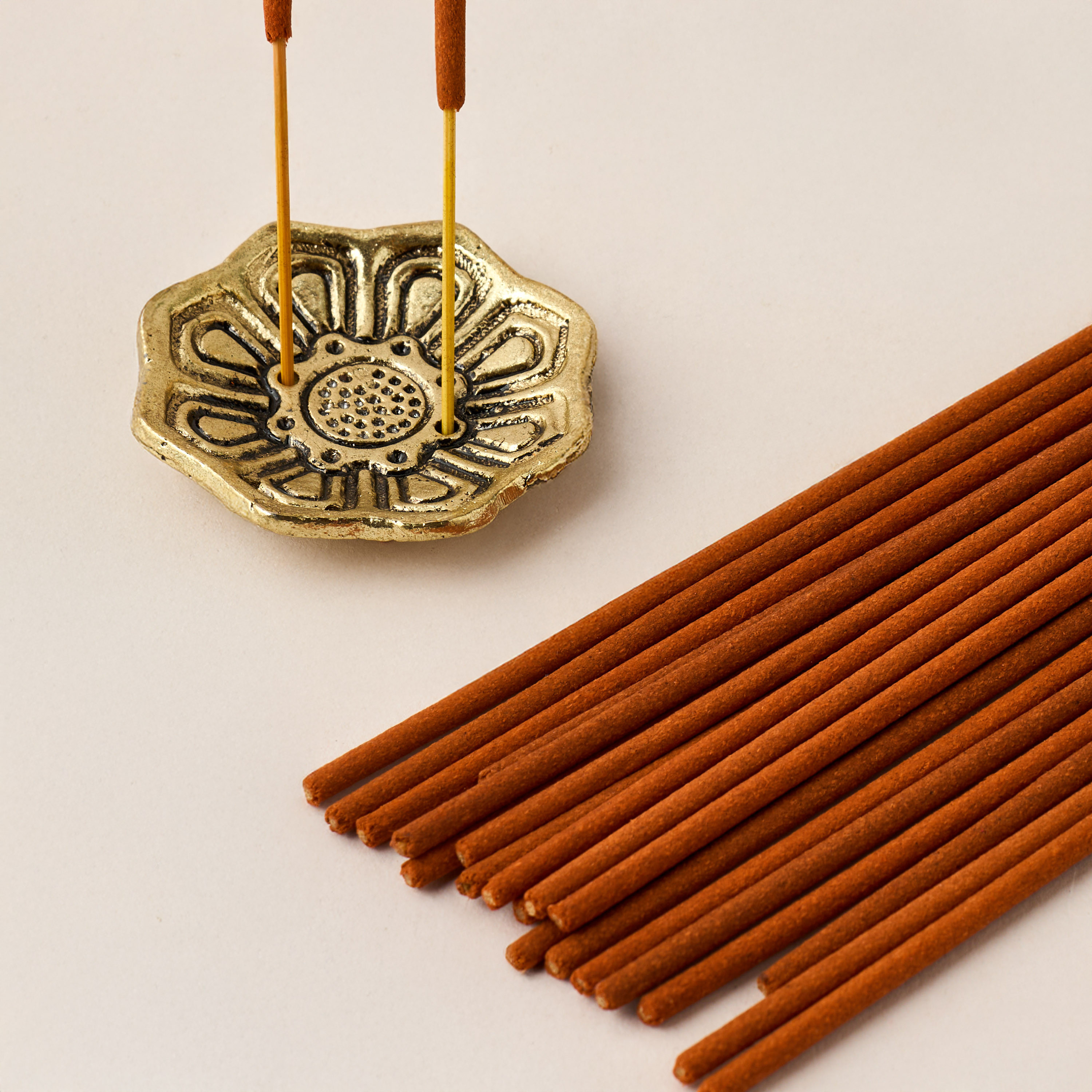 Golden Souk 24-Piece Oud Drift Incense Stick Set-household-homefragrance-potpourri-image-3