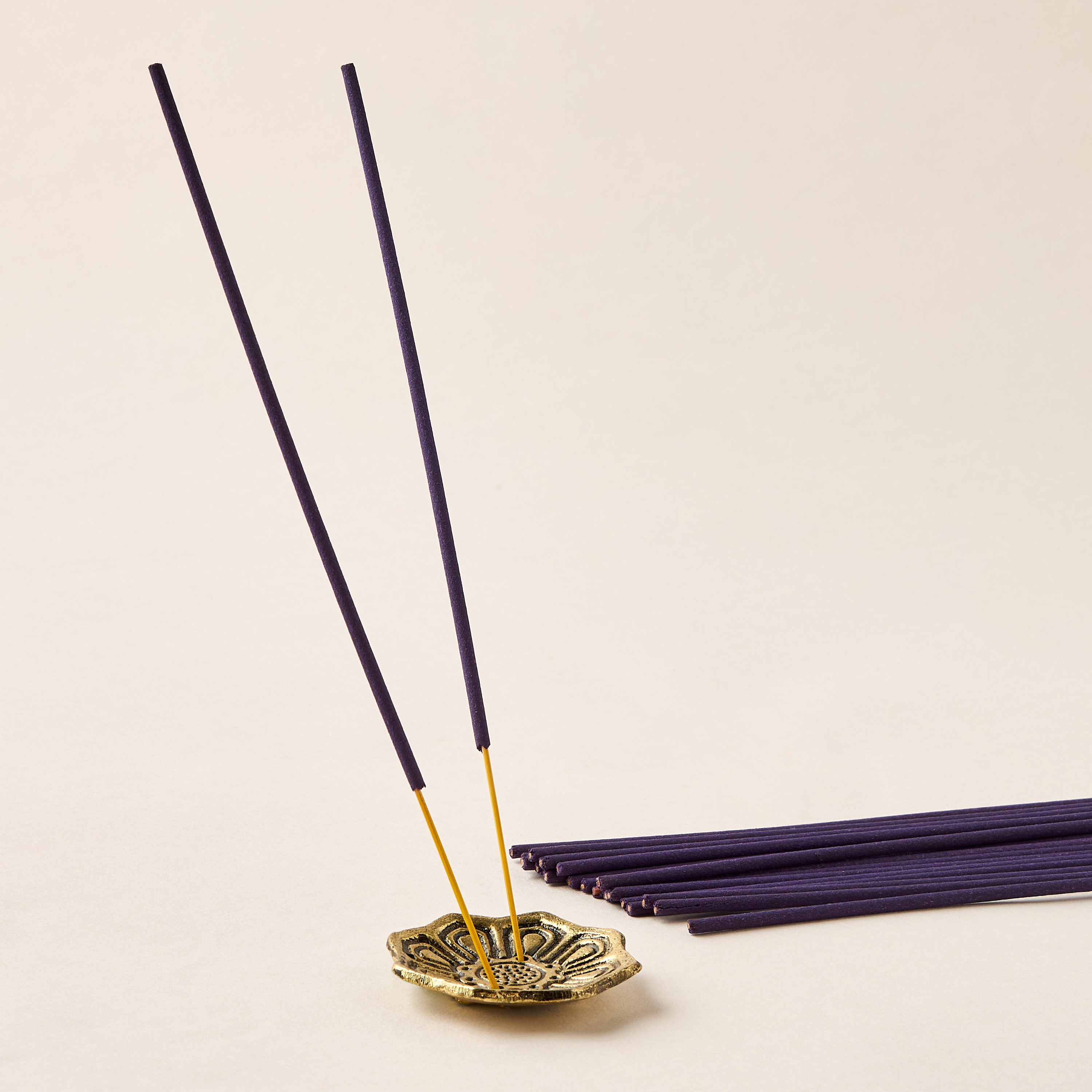 Golden Souk 24-Piece Oud Drift Incense Stick Set-household-homefragrance-potpourri-image-2