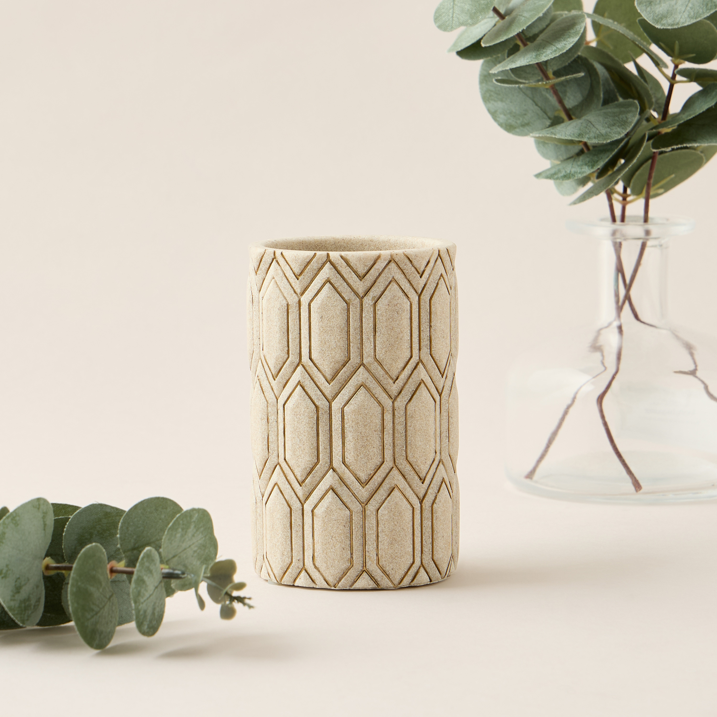 Darwaza Geometric Textured Tumbler-household-bathandlaundry-bathaccessories-toothbrushholdersandtumblers-image-1