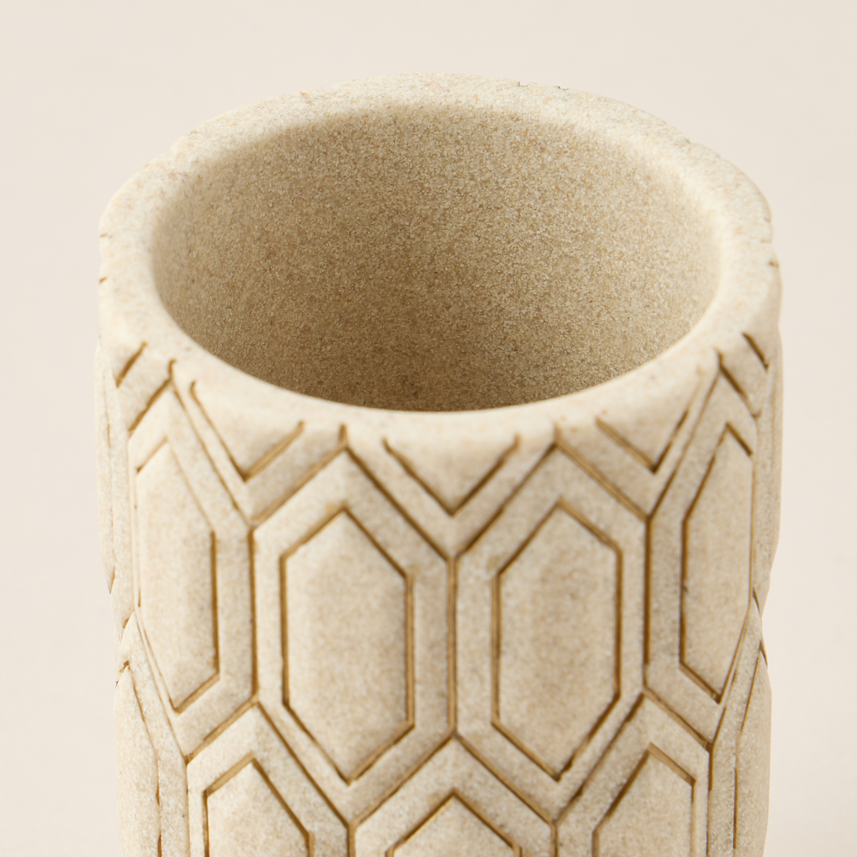 Darwaza Geometric Textured Tumbler-household-bathandlaundry-bathaccessories-toothbrushholdersandtumblers-image-3