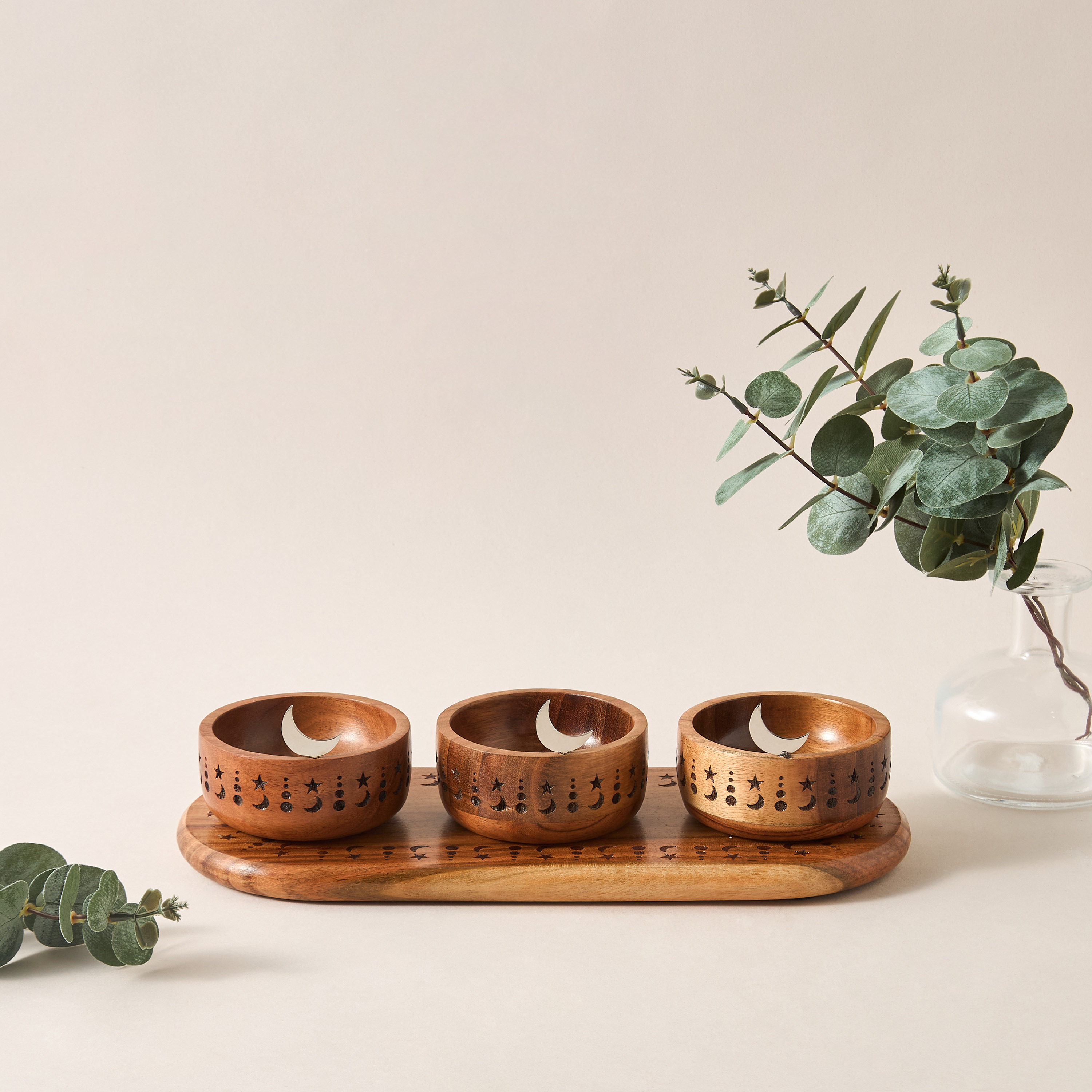 Noor 3-Bowl Star and Moon Cutout Condiment Set with Tray - 33x14 cms-household-dining-serveware-servingtrays-image-1