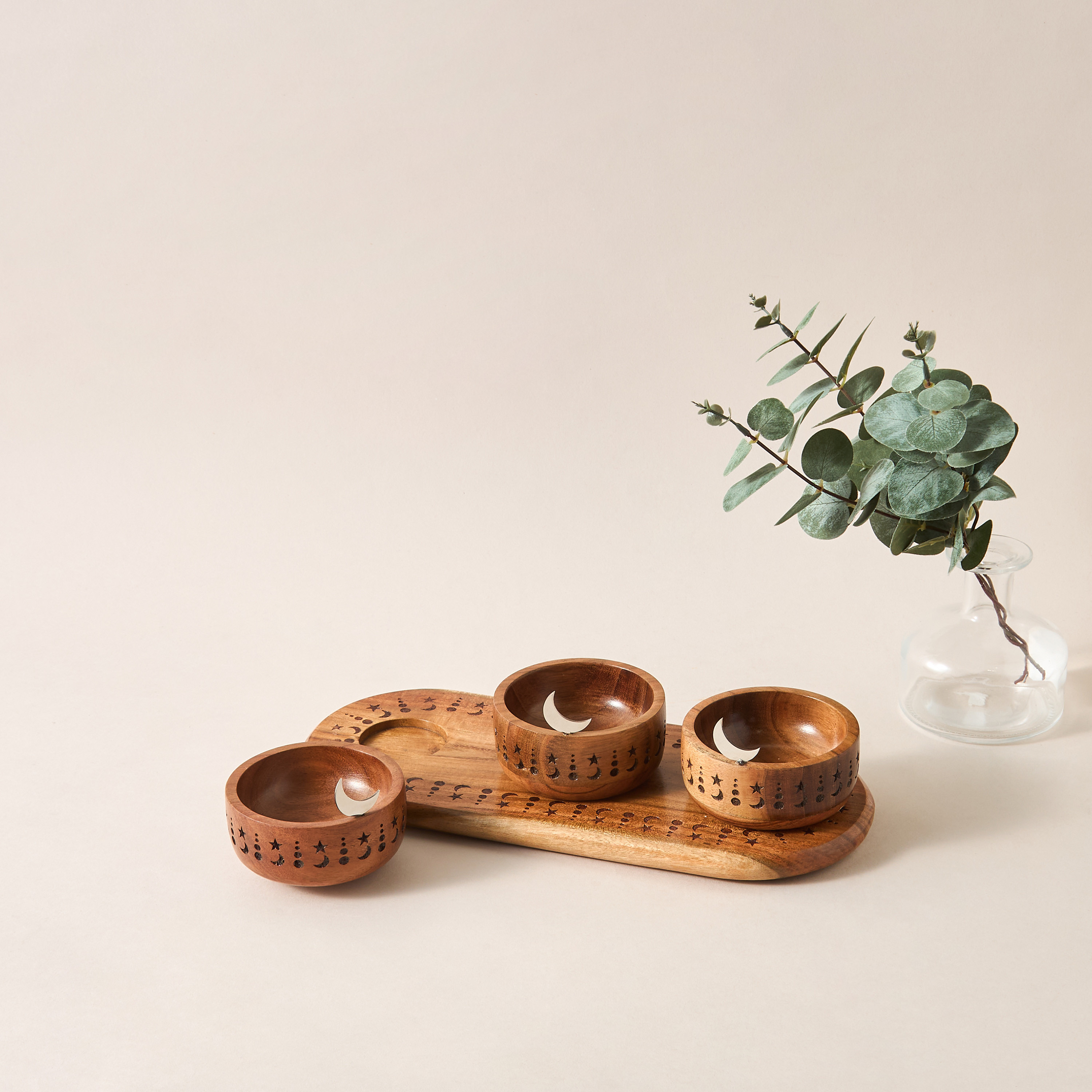 Noor 3-Bowl Star and Moon Cutout Condiment Set with Tray - 33x14 cms-household-dining-serveware-servingtrays-image-3