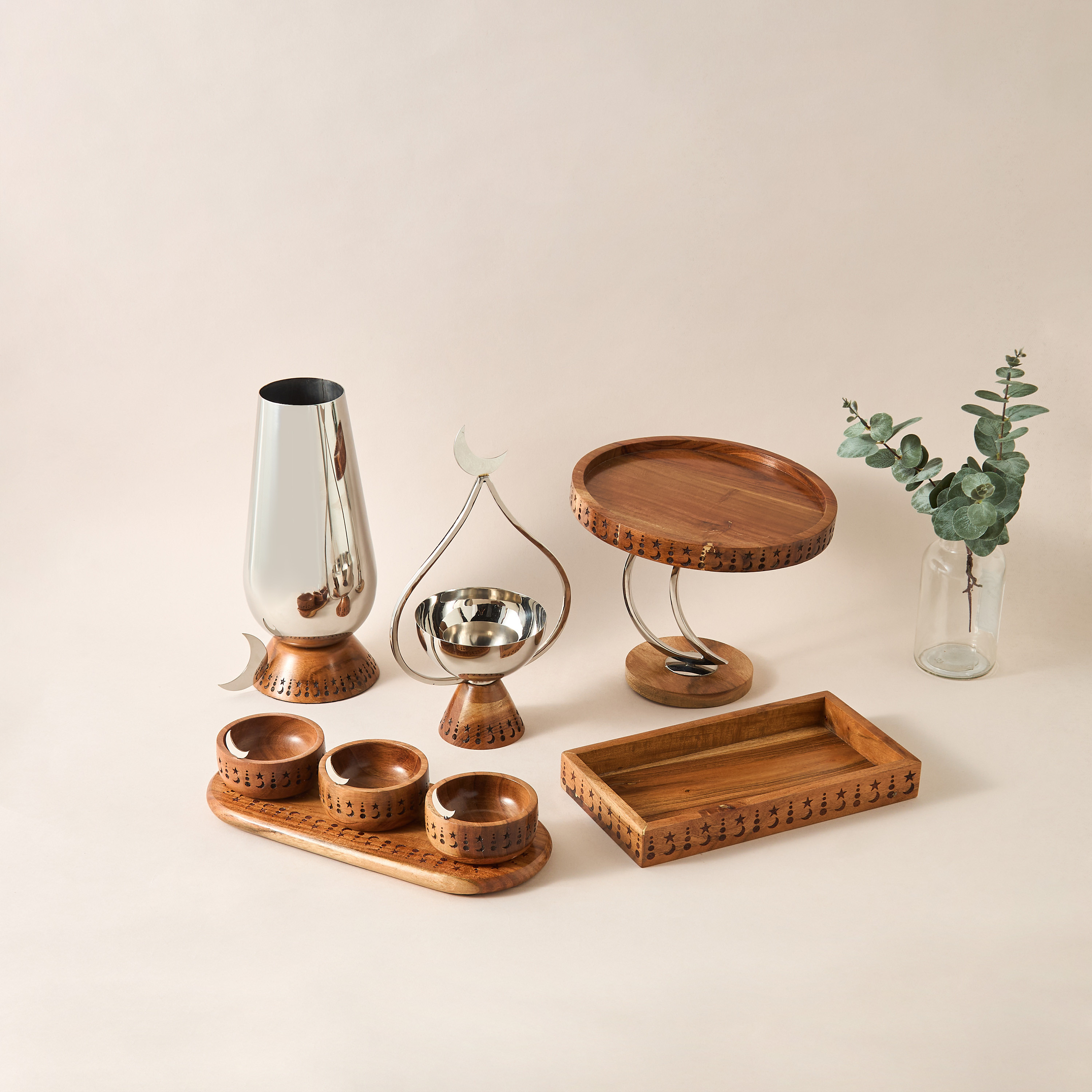 Noor 3-Bowl Star and Moon Cutout Condiment Set with Tray - 33x14 cms-household-dining-serveware-servingtrays-image-5