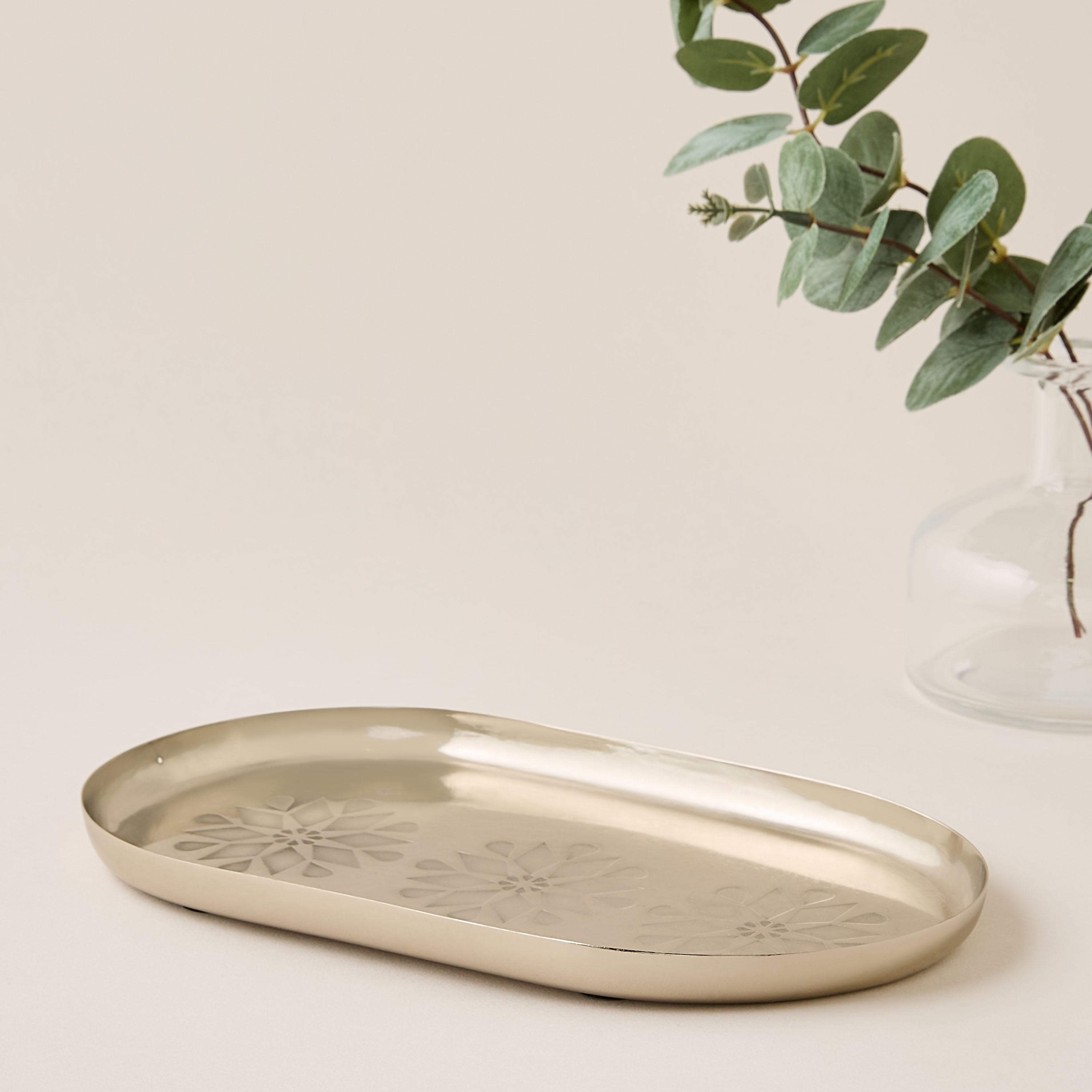 Geometric Embossed Oval Serving Tray - 25x15 cms-household-dining-serveware-servingtrays-image-1