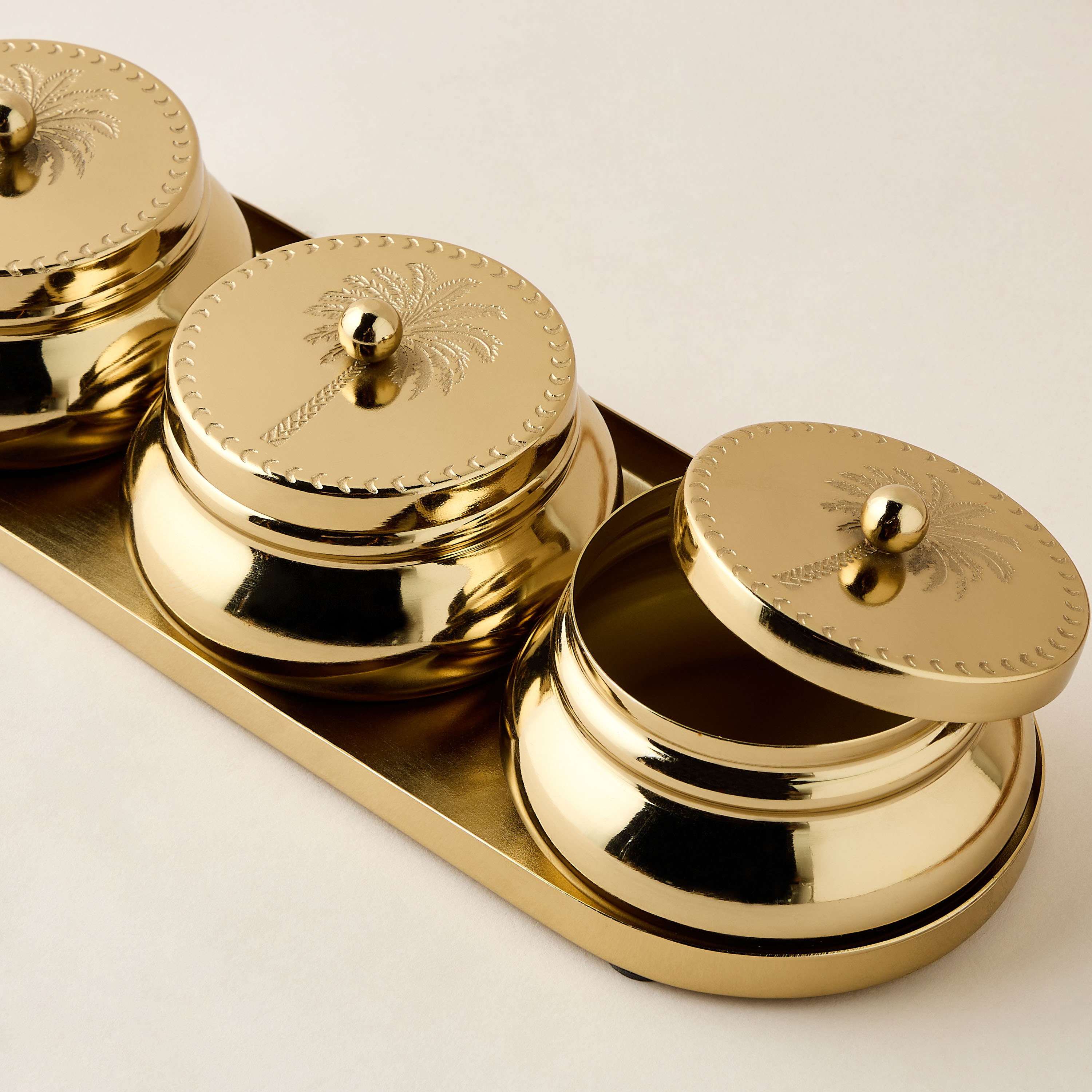 طقم أوعية بنقوش نخلة 3 قطع مع صينية-household-dining-serveware-servingtrays-image-4
