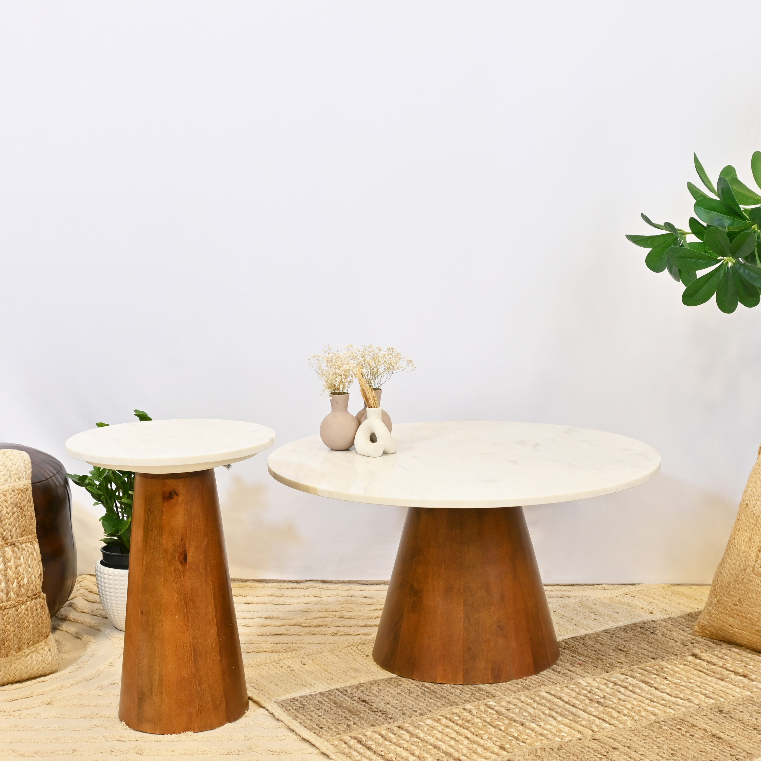 طاولة زينة بسطح رخامي من لايف ستايل-furniture-livingroom-sideandendtables-image-1