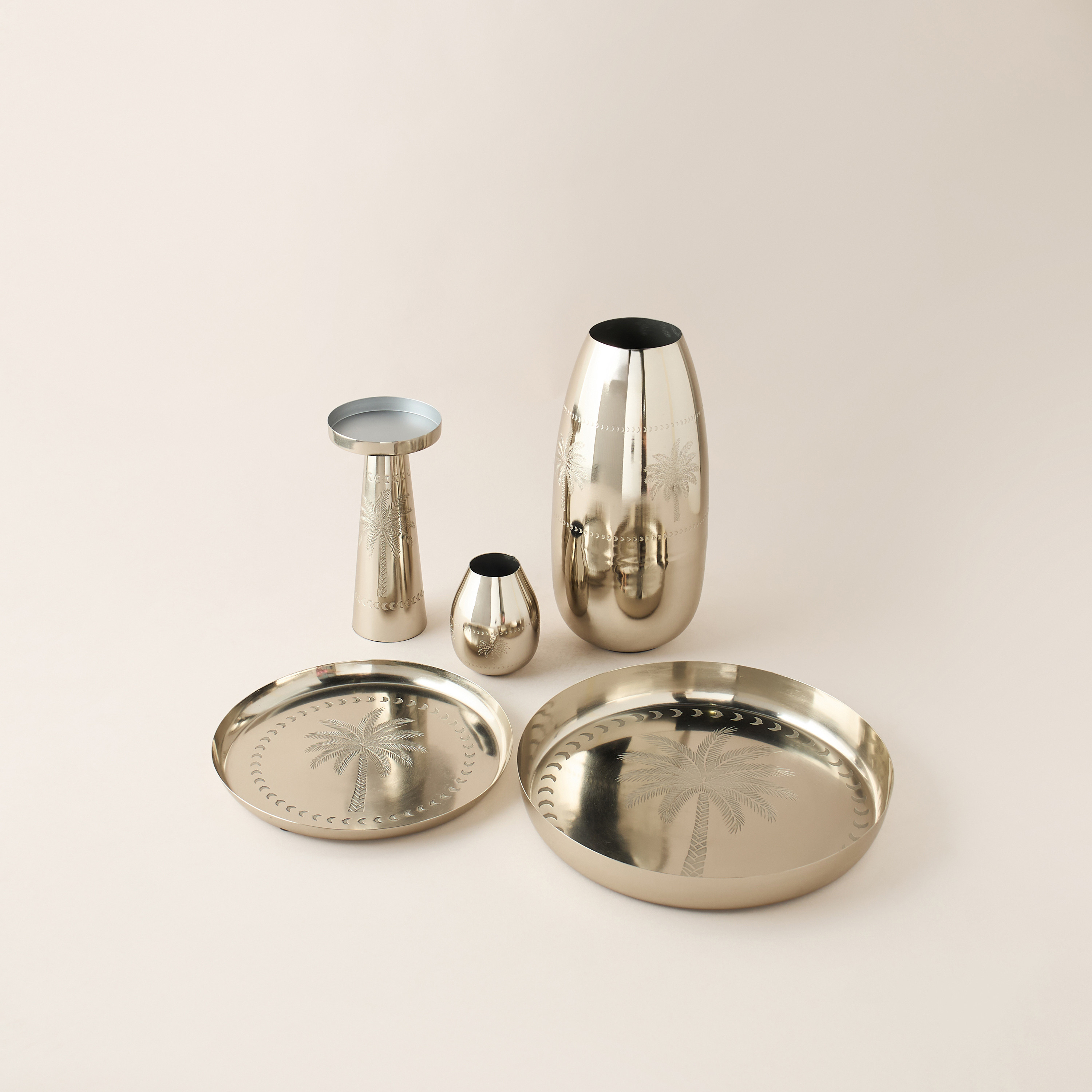 فازة معدنية بنقش نخيل - 8x8x10 سم-household-decor-vasesandbowls-image-1