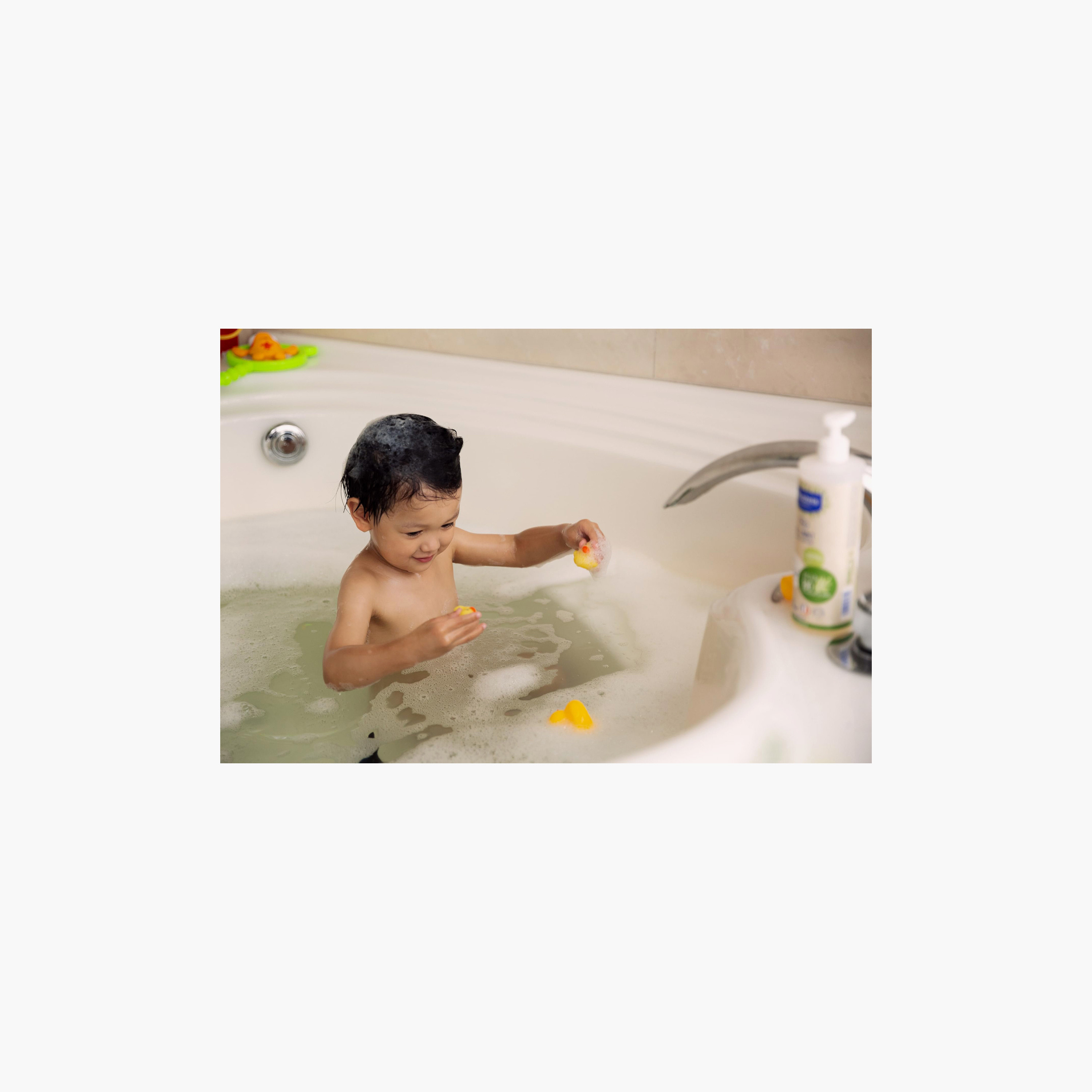 جل منظف عضوي للجسم والشعر من موستيلا - 400 مل-baby-bathandcare-hairbodyskincare-bodywashandsoaps-image-7