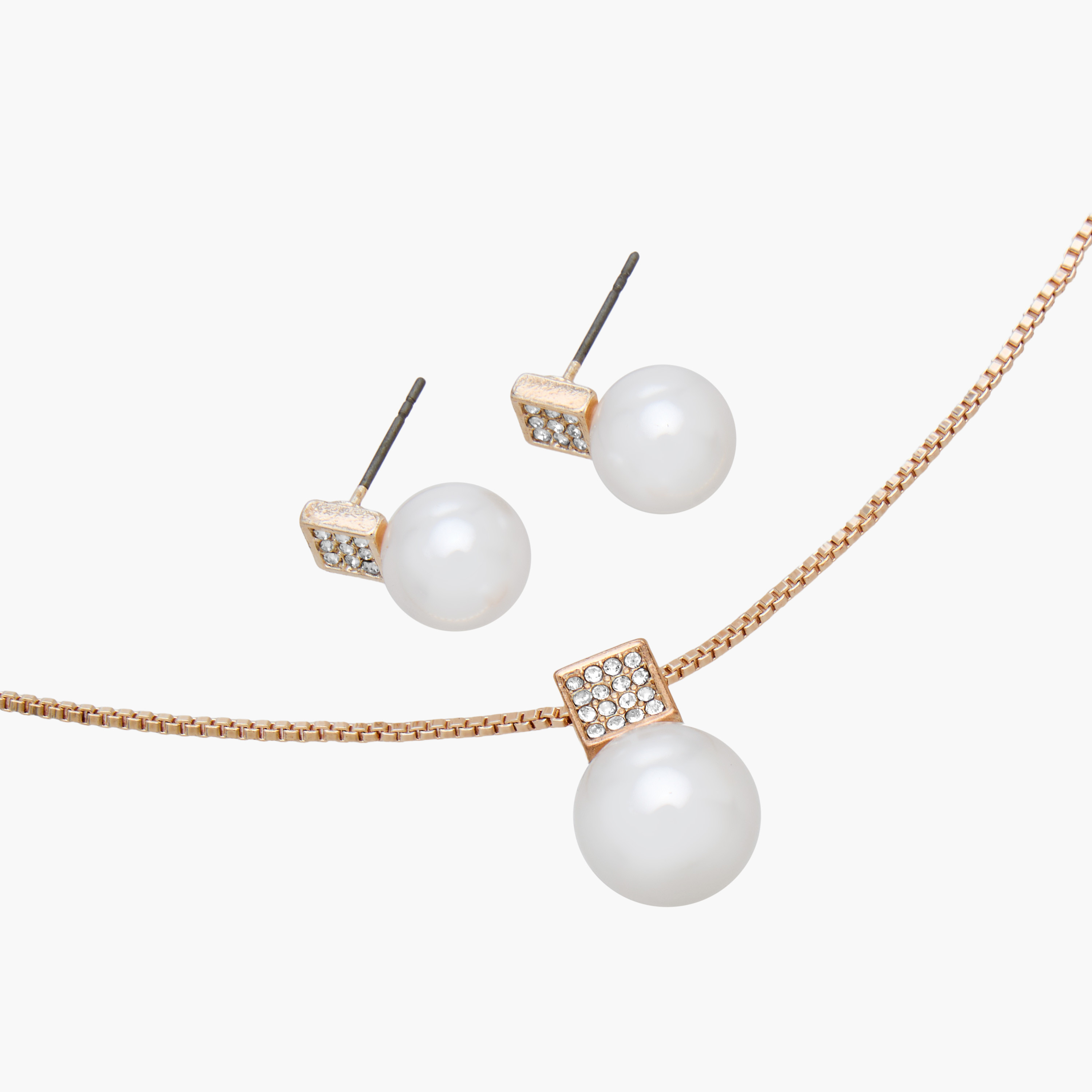 عقد مزين باللؤلؤ وحلق-women-watchesandjewellery-jewellery-jewellerysets-image-5
