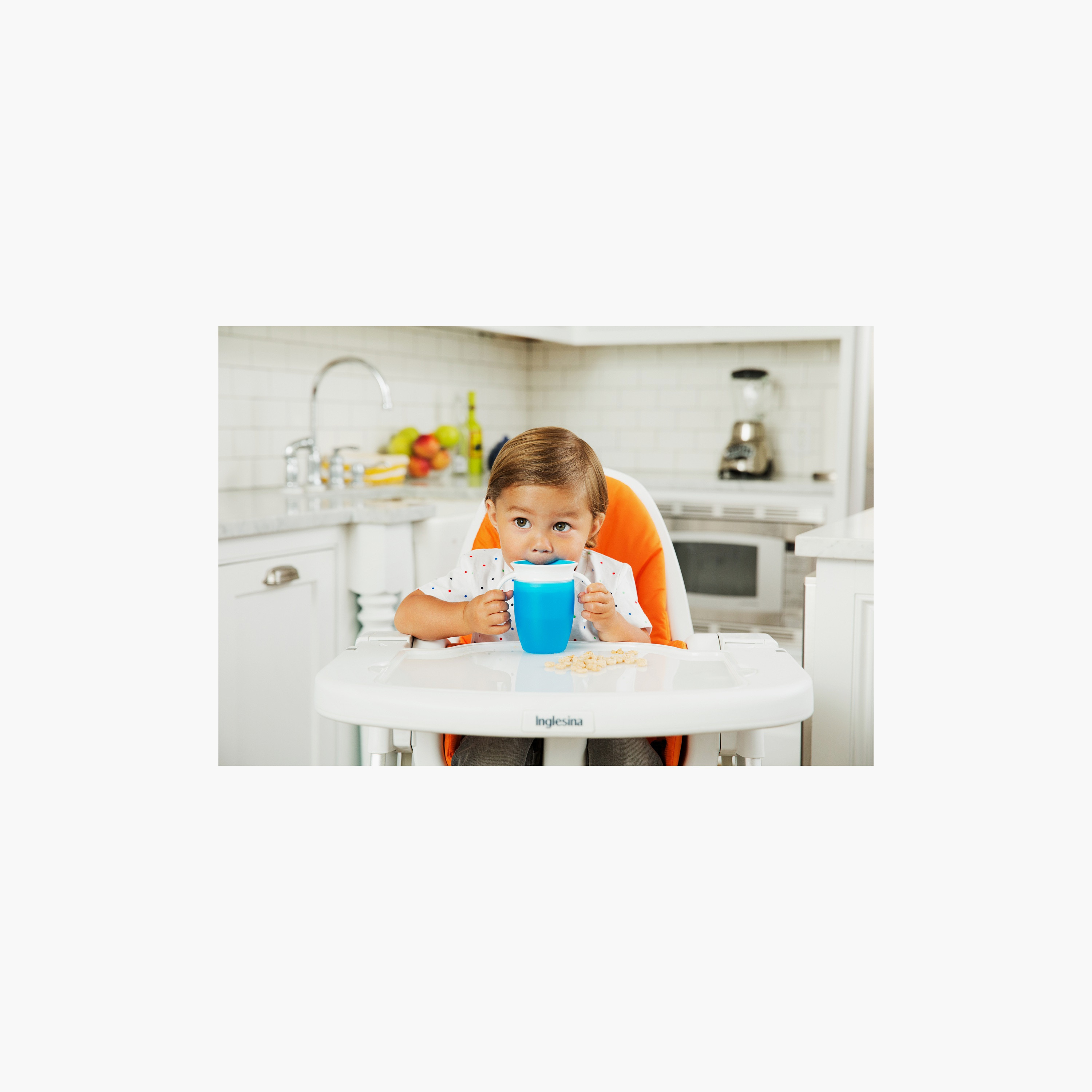 كوب التدريب ميراكل 360 درجة مع غطاء - 7 أونصة من مانشكين-baby-feeding-mealtimeessentials-image-4