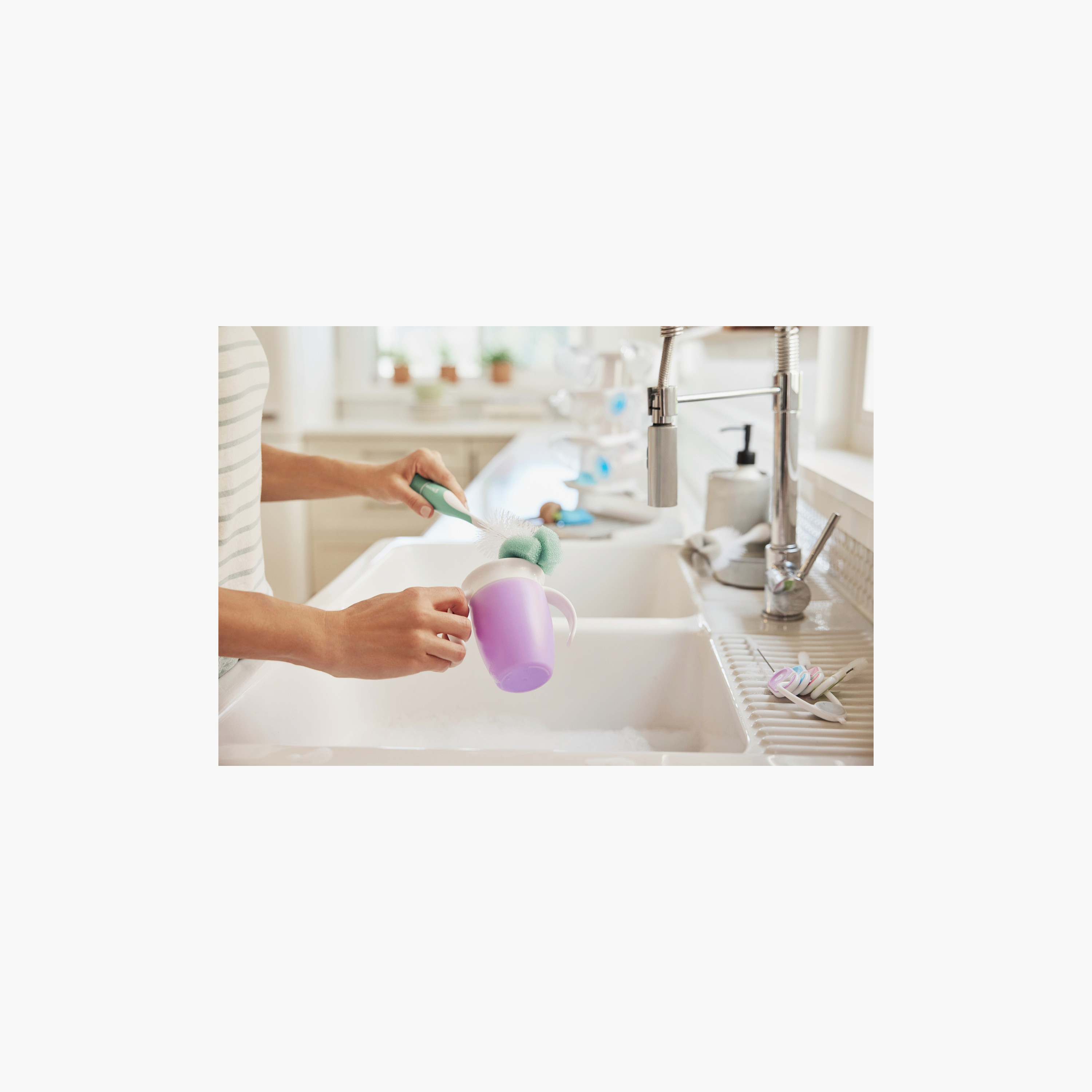 فرشاة رضاعة إسفنجية من مانشكين-baby-feeding-accessories-image-4