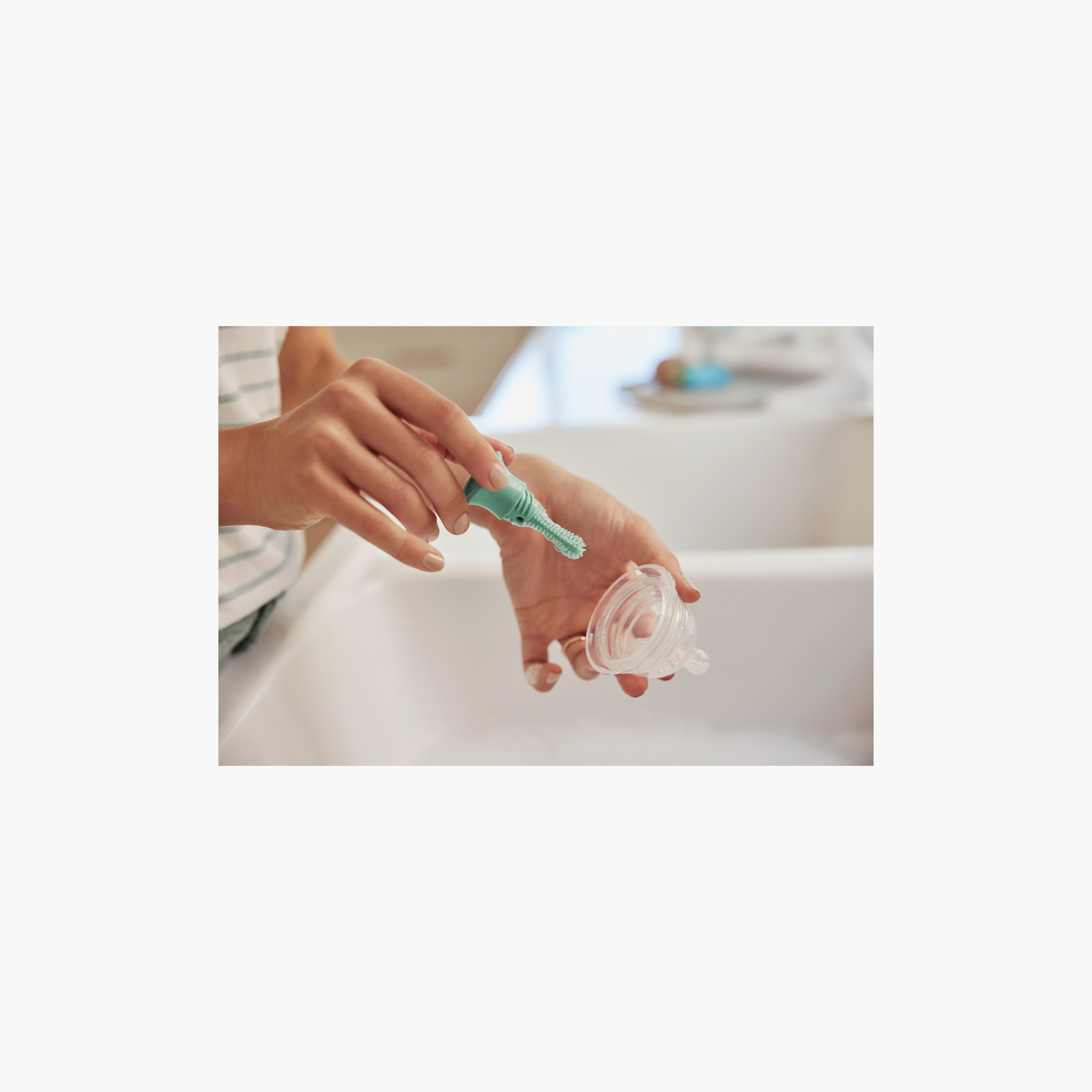 فرشاة رضاعة إسفنجية من مانشكين-baby-feeding-accessories-image-5