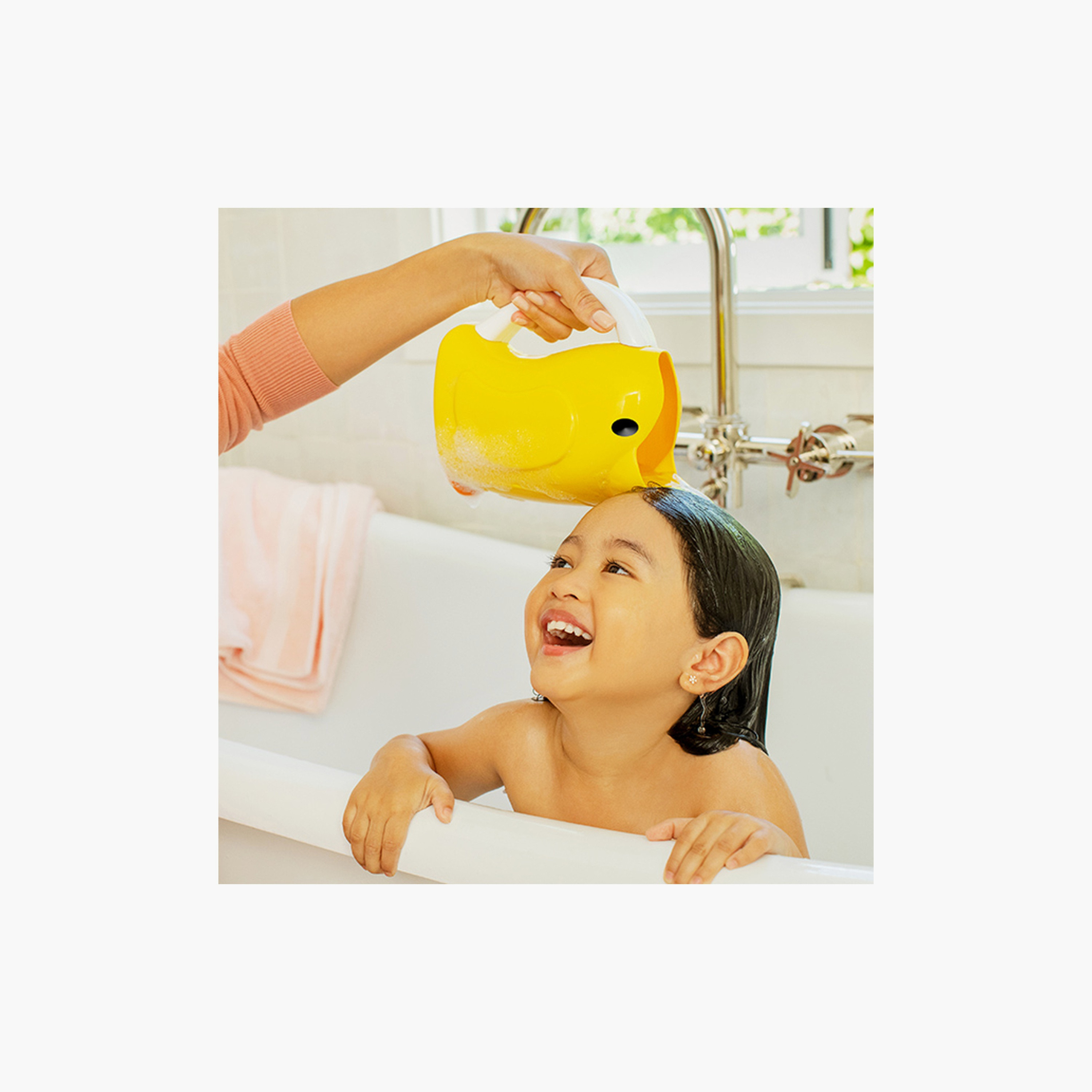Munchkin Duckling Bath Rinser 6 months +-baby-bathandcare-bathtubs-image-3