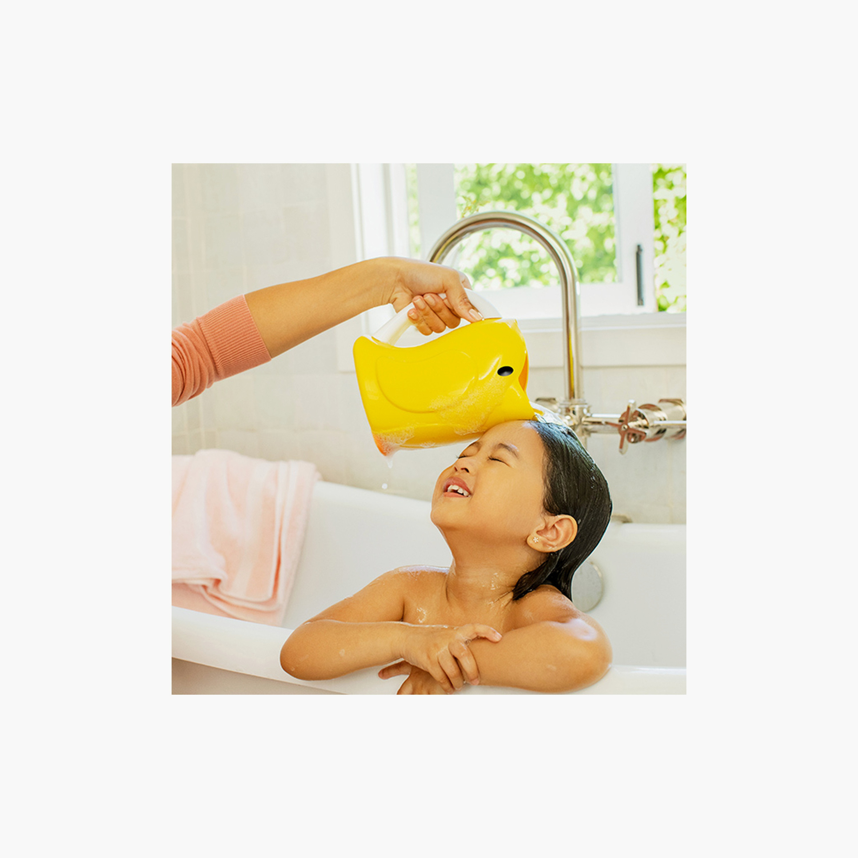 Munchkin Duckling Bath Rinser 6 months +-baby-bathandcare-bathtubs-image-4